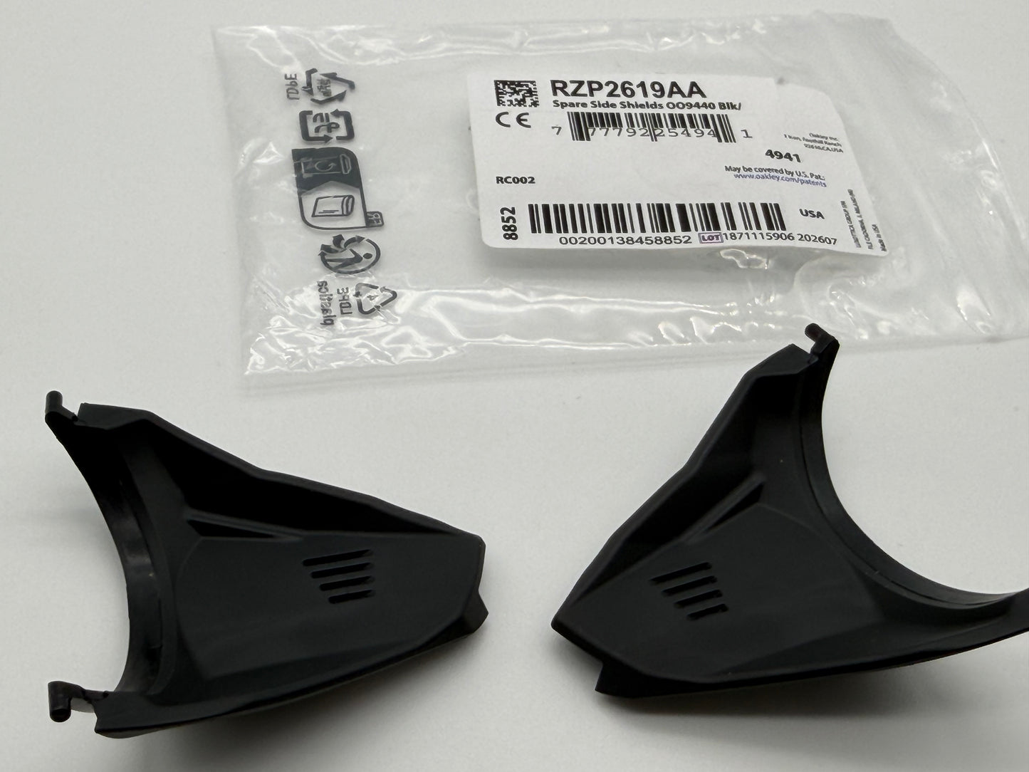 Oakley Clifden OO9440 Protective Black Replacement Side Shields