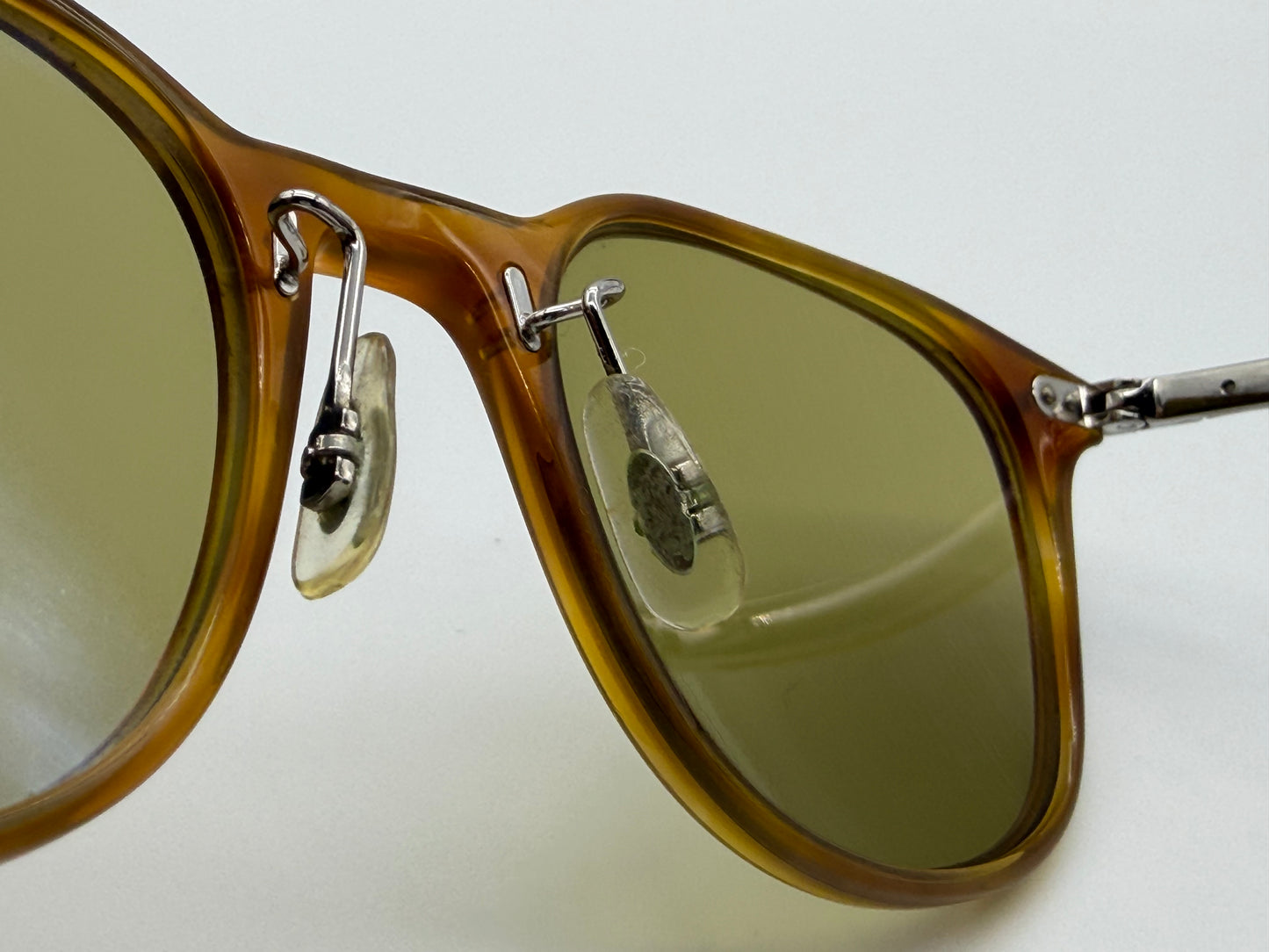 Oliver Peoples Gerardo 51mm OV 5482S 14084C Vintage LBR/Brushed Silver Green Photochromic Vintage Italy Preowned