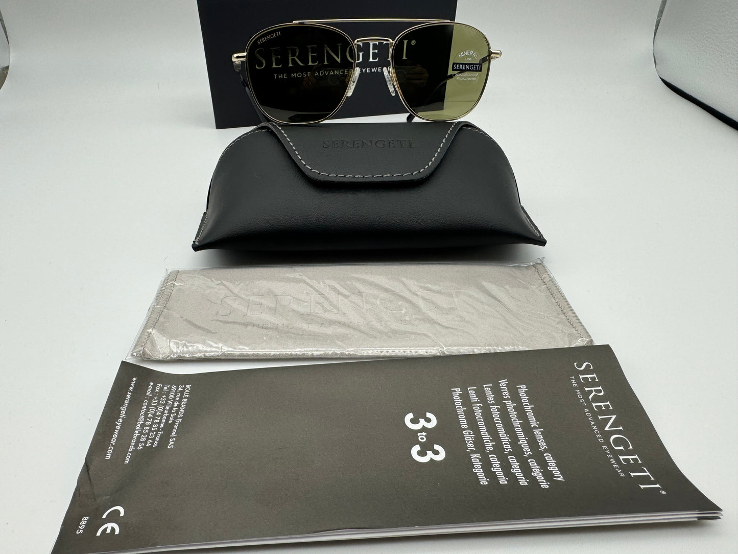 Serengeti Carroll Shiny Light Gold 53mm Photochromic 555nm None Polarized Italy New