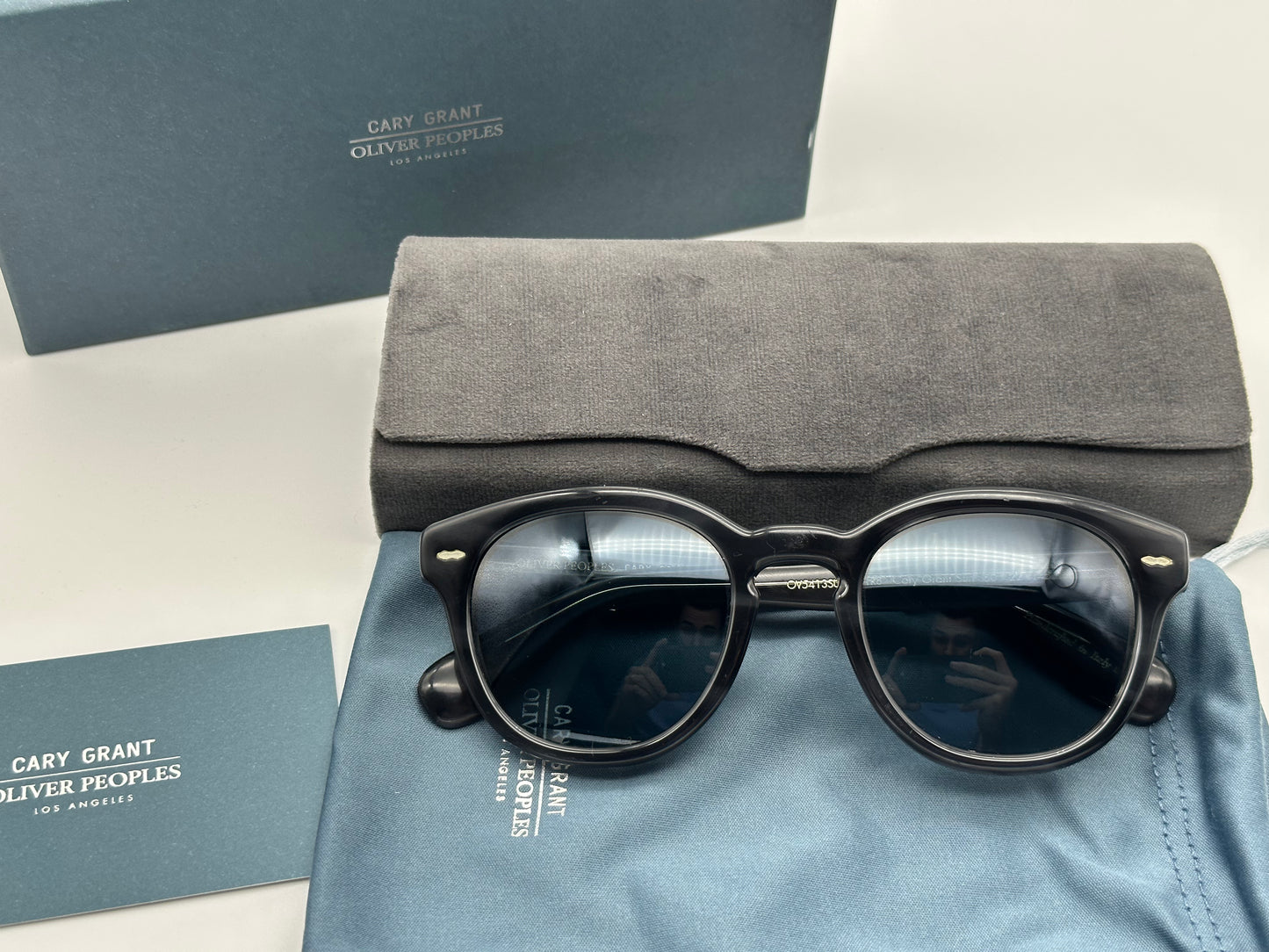 Oliver Peoples Cary Grant OV5413SU Charcoal 18K Gold Photochromic Rare