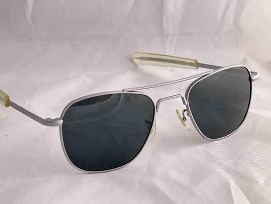 Vintage AMERICAN OPTICAL AVIATOR AO VINTAGE 1970s SUNGLASSES New Lenses