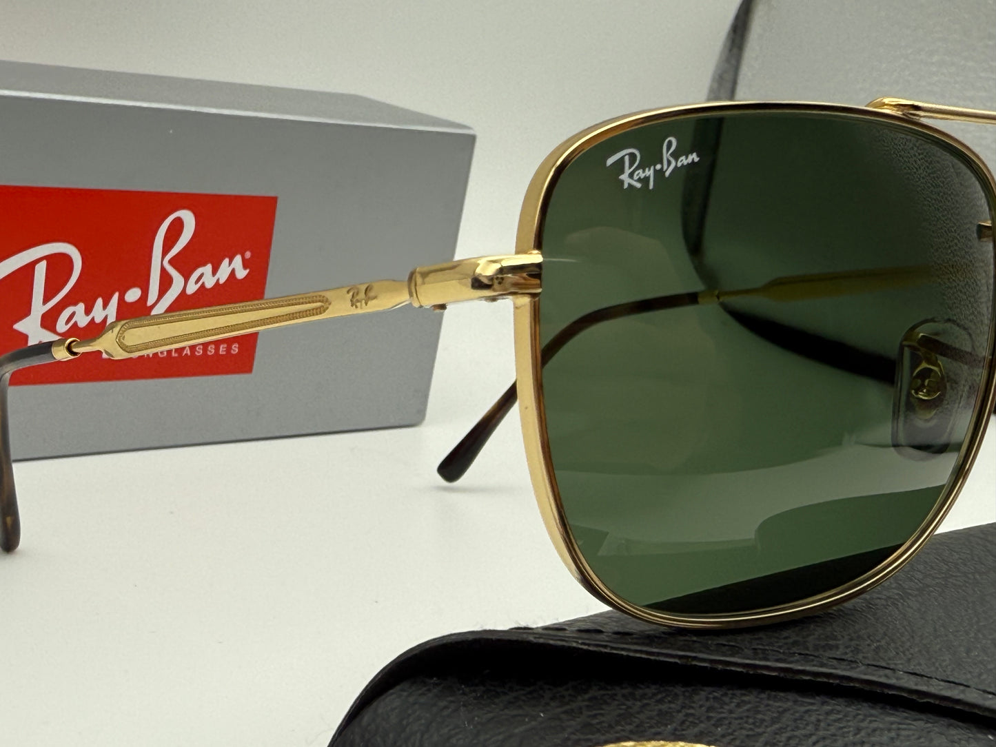 Ray-Ban RB 3755 59mm Gold / G-15 Glass 001/31 NEW