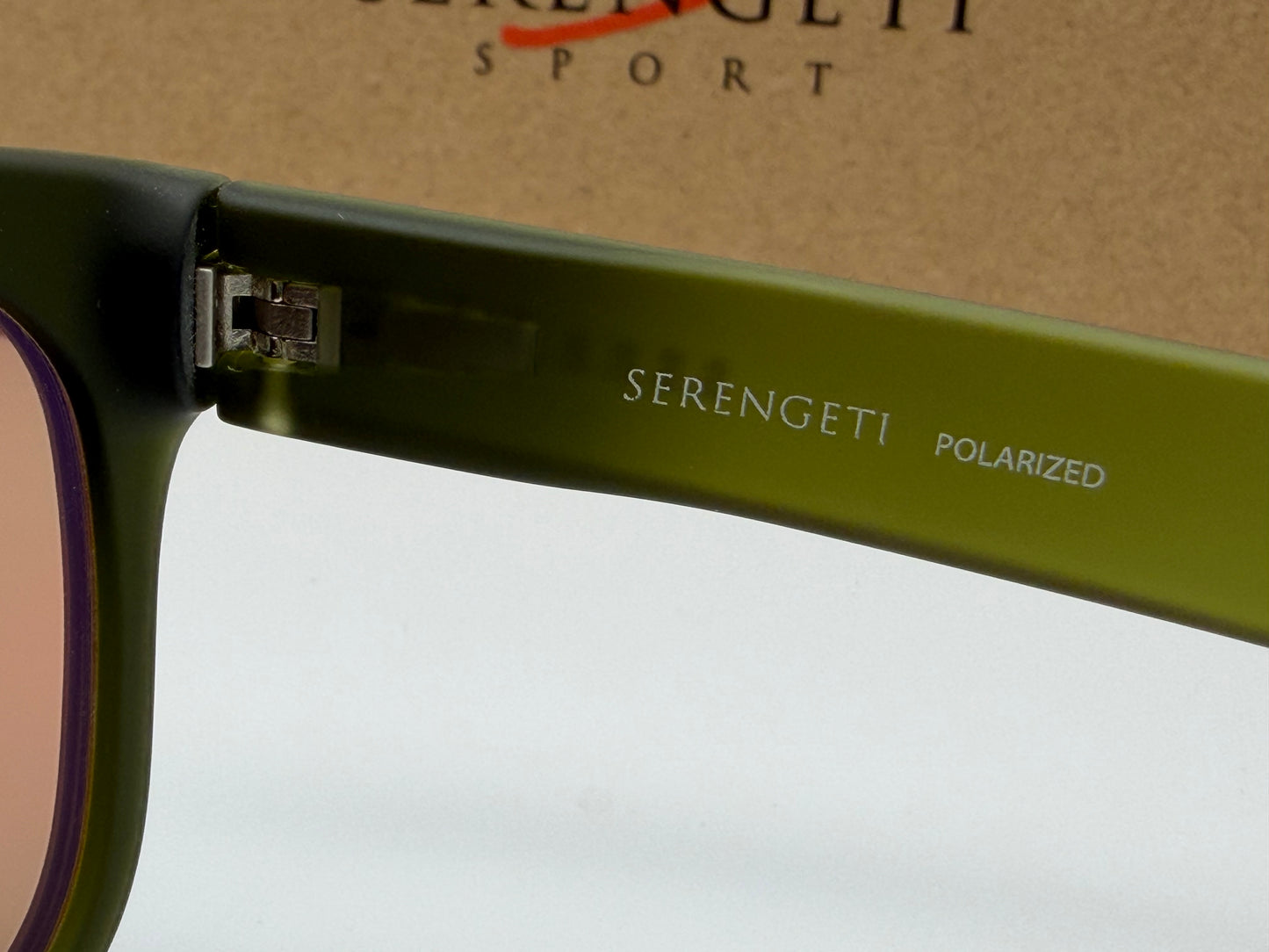 Serengeti Chandler 56mm Soft 
Rubberized Khaki/Drivers Gold Polarized Photochromic SS55702 Italy NEW