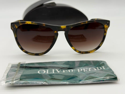 Oliver Peoples Daddy B 58mm OV 5091 1325 / 13 MATTE DARK TORTOISE BROWN / Cordoba
Gradient Preowned