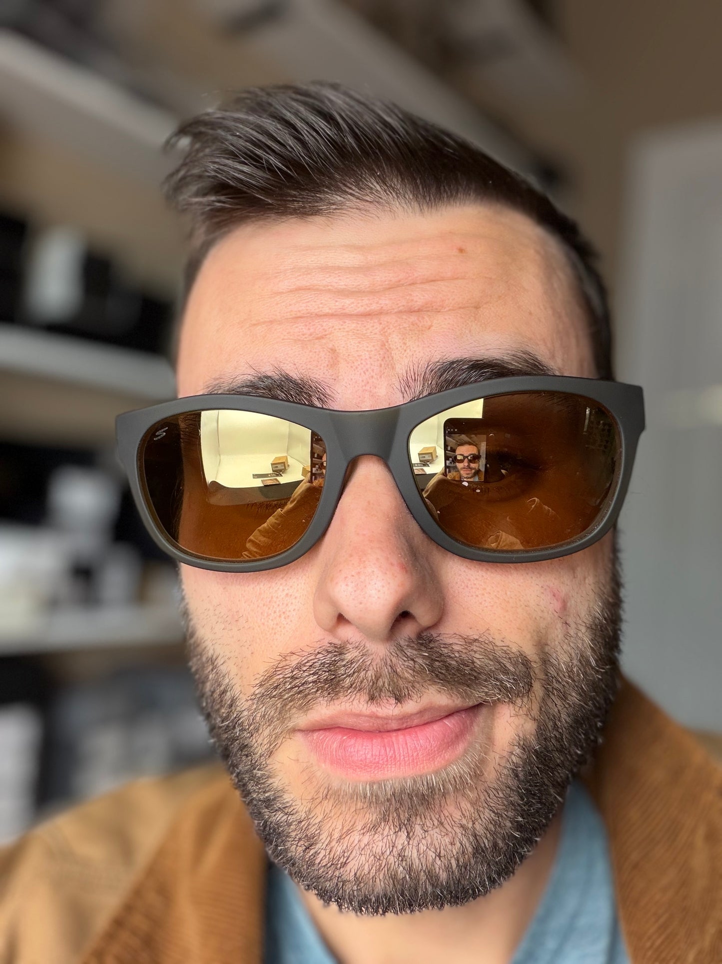 Serengeti Chandler 56mm Soft 
Rubberized Khaki/Drivers Gold Polarized Photochromic SS55702 Italy NEW