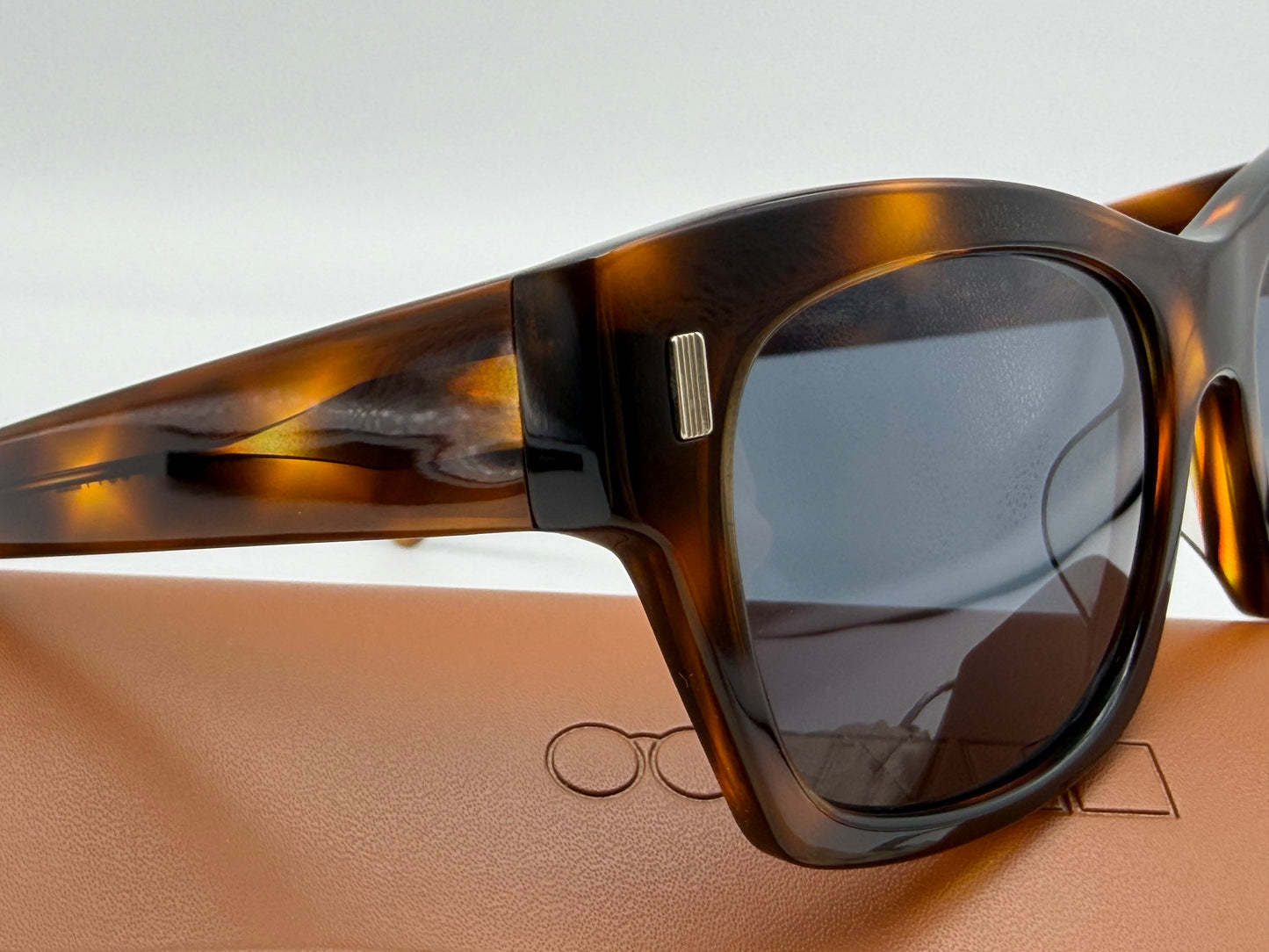 Oliver Peoples & The Row  71st Street 51mm OV 5330 Tortoise / Blue lens missing box