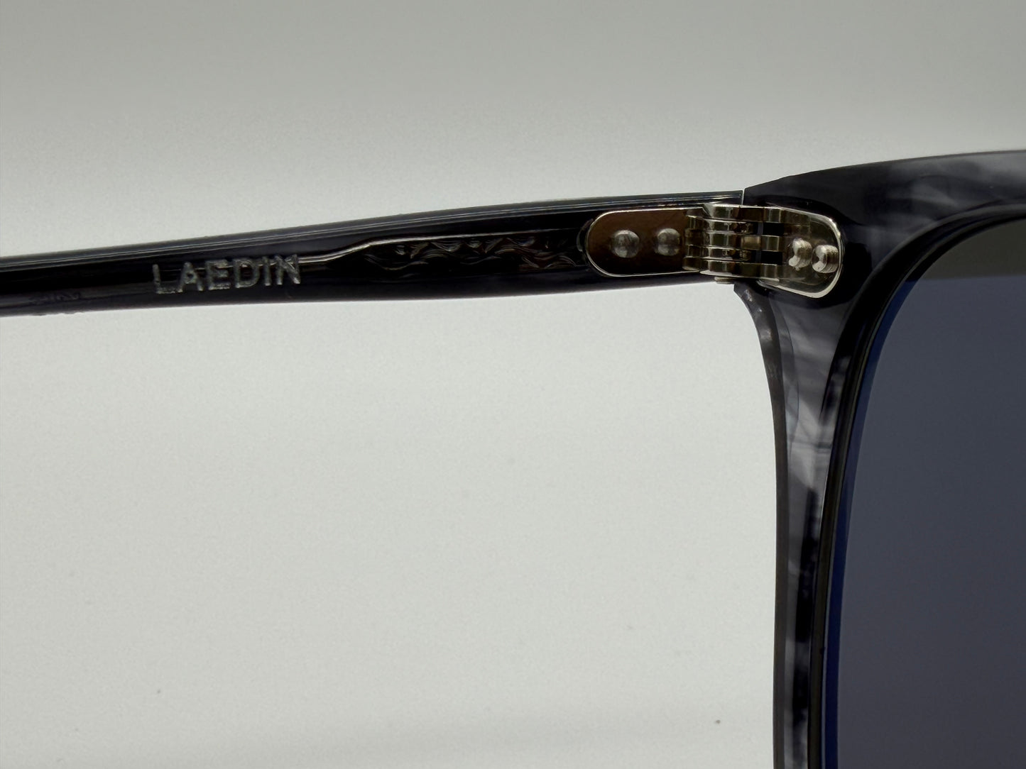 Oliver Peoples Laedin 52mm Drivers Blue Acetate / Carbon Gray Crystal OV 5614 Japan Missing box