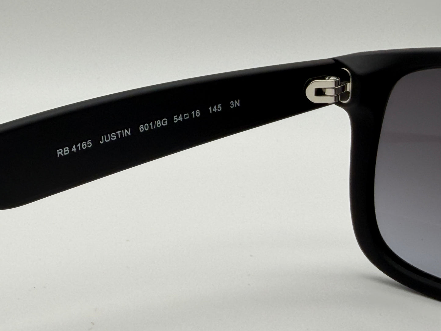 Ray-Ban Justin 54mm Rubber Black / Light Gray Gradient Dark Gray RB 4165 601 / 8G NEW