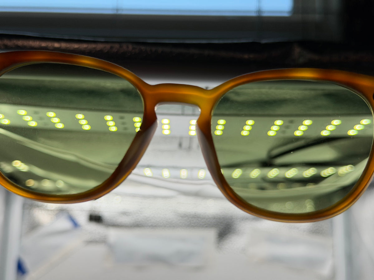 Oliver Peoples Desmon 50mm Matte Light Brown / Vibrant Green Sunglasses OV 5454 SU 14834E Italy Preowned