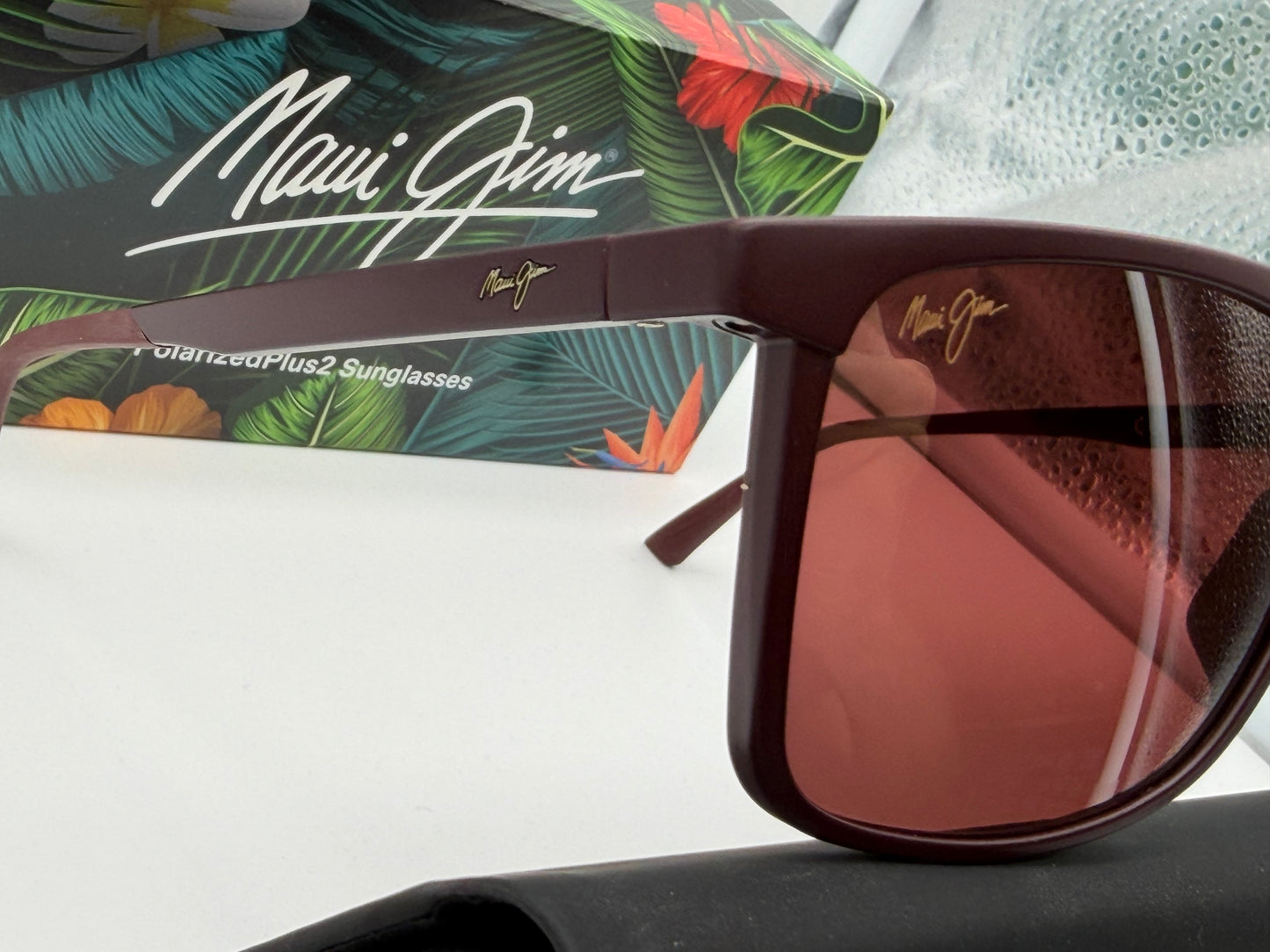 Maui-Jim MAKAMAE 56mm Matte Burgundy / Maui Rose STG Glass open Box