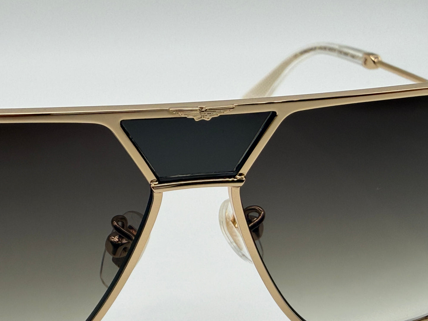 Police Sunglasses Horizon 8 62mm Gold / Brown Gradient SPLL89 300Y NEW