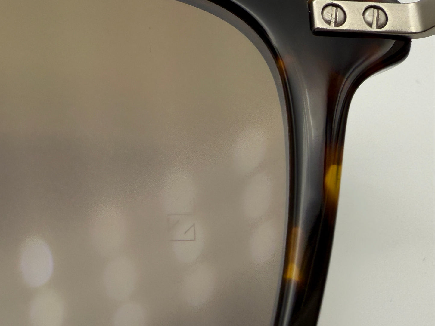 ZEISS 52mm Titanium Polarized Brown Lens / Amber Tortoise  ZS22703SP NEW