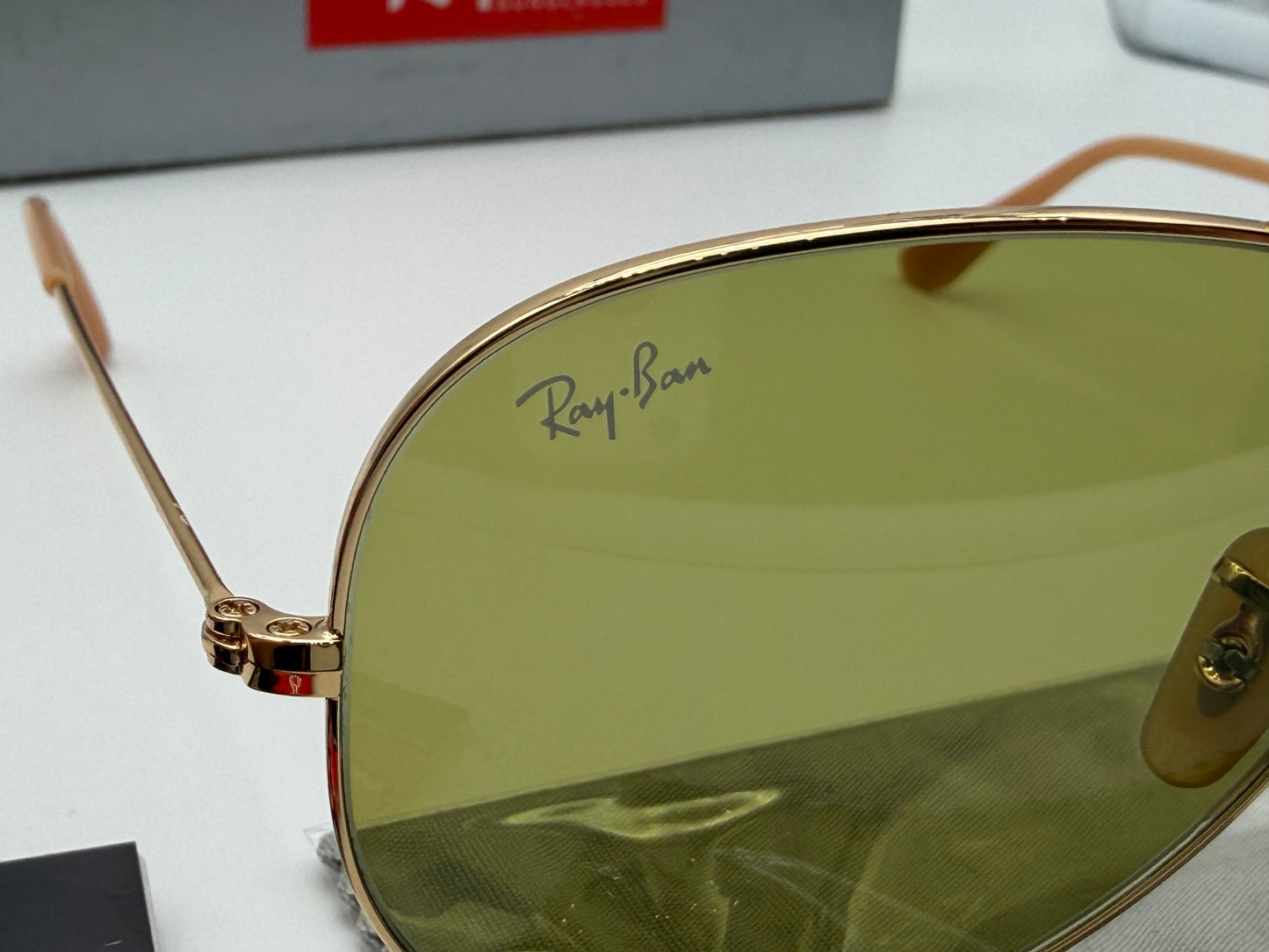 Ray-Ban Aviator 58mm Evolve Photochromatic Green / Gold RB3025 9064 4C Italy NEW