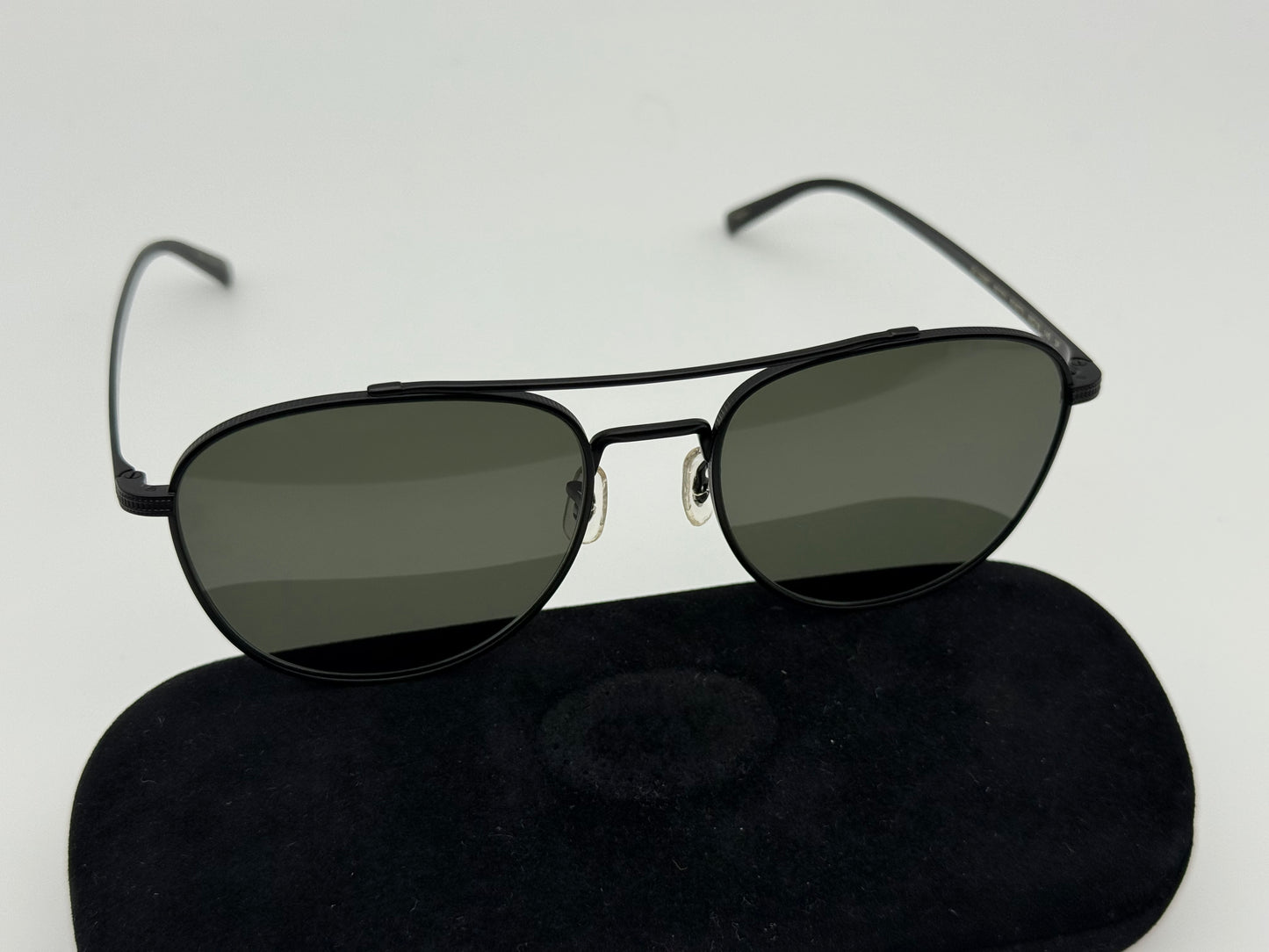 Oliver Peoples Rivetti 55mm Matte Black / G1-5 Polarized Glass Titanium OV 1335 ST 5017 - P1  Preowned