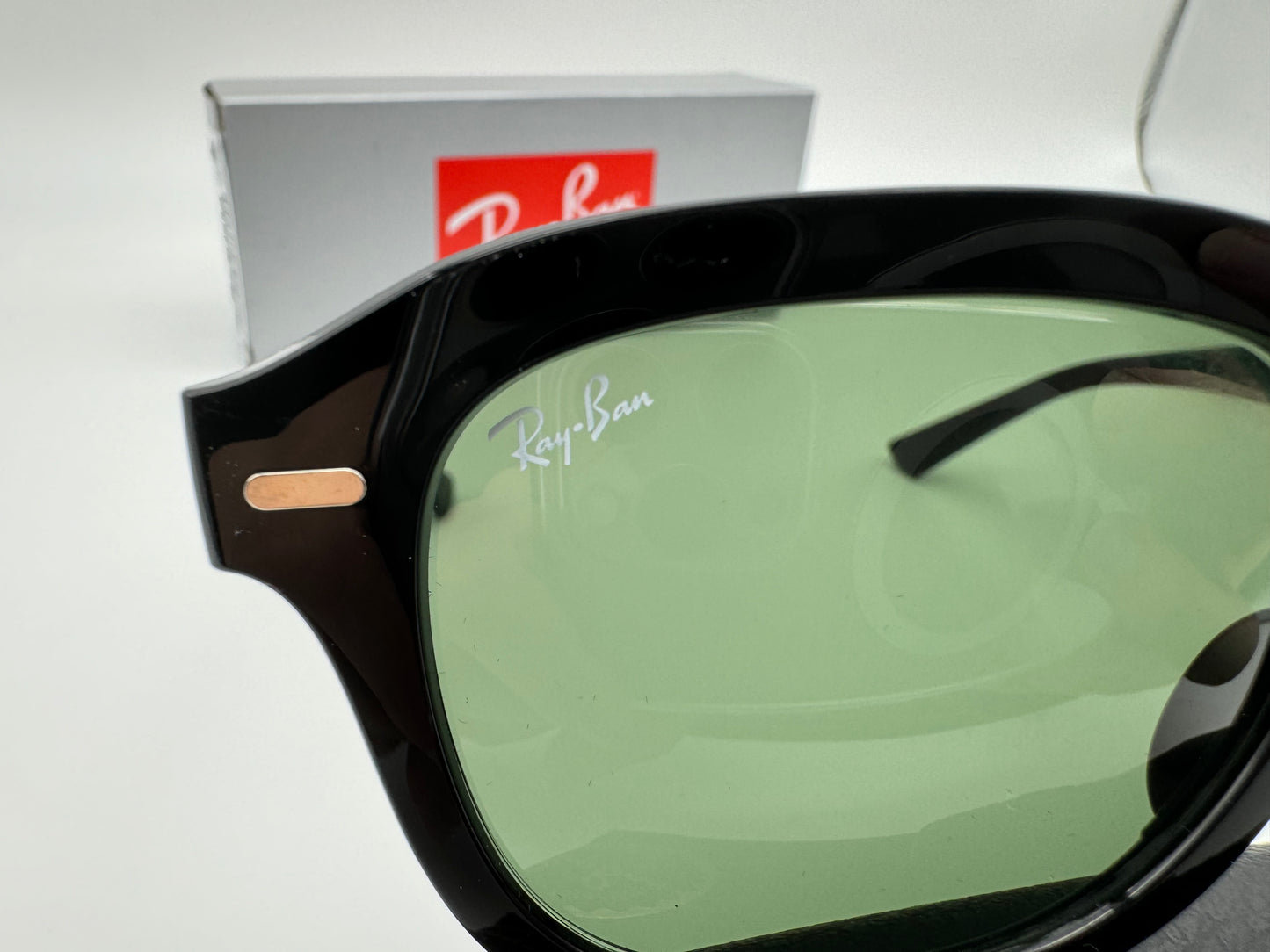 Ray-Ban Erik 53mm RB 4398 Black Green 901/31 Preowned