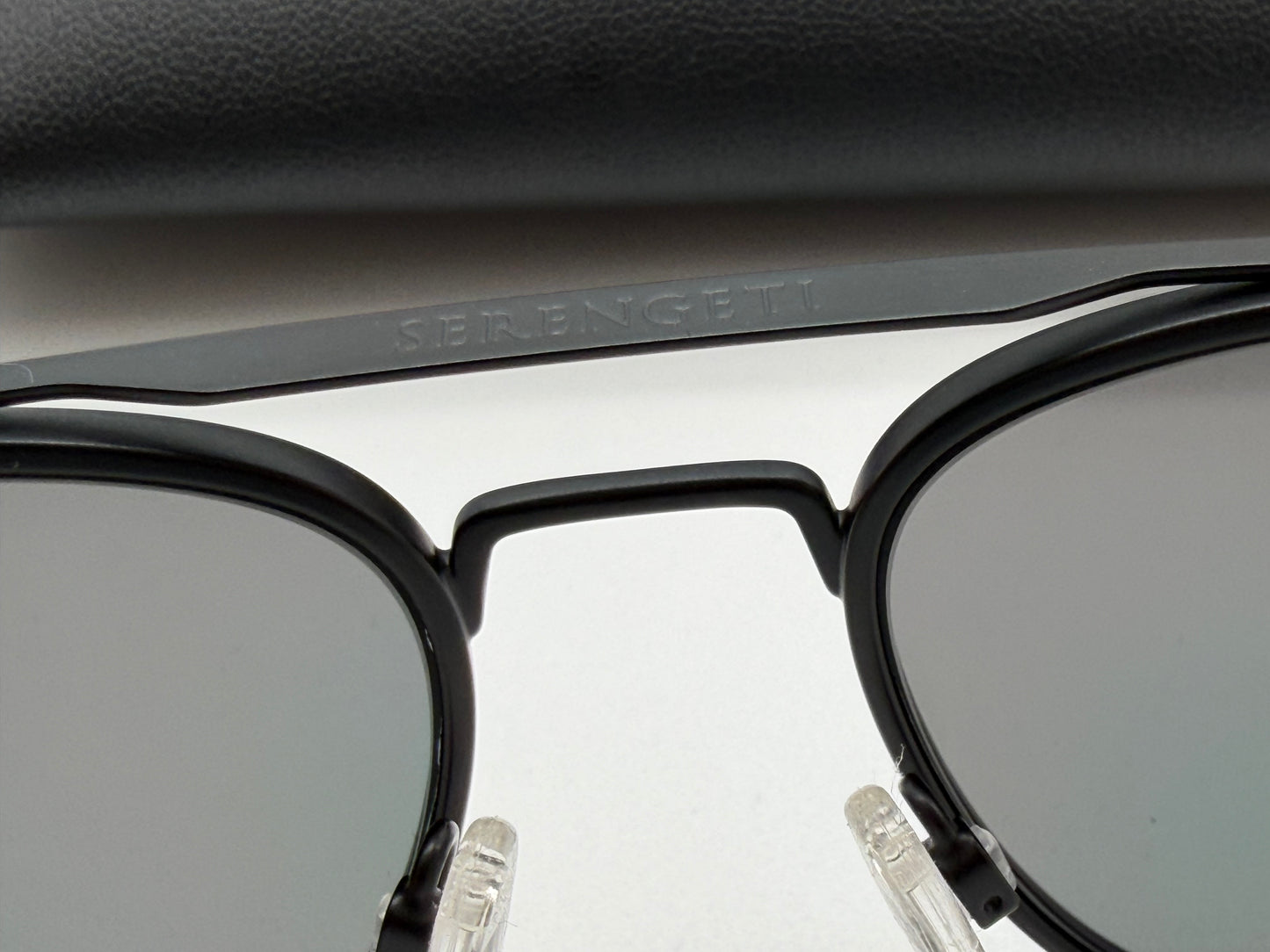 Serengeti Navigator 55mm Matte Black / Onyx Mineral Polarized Photochromic Italy NEW