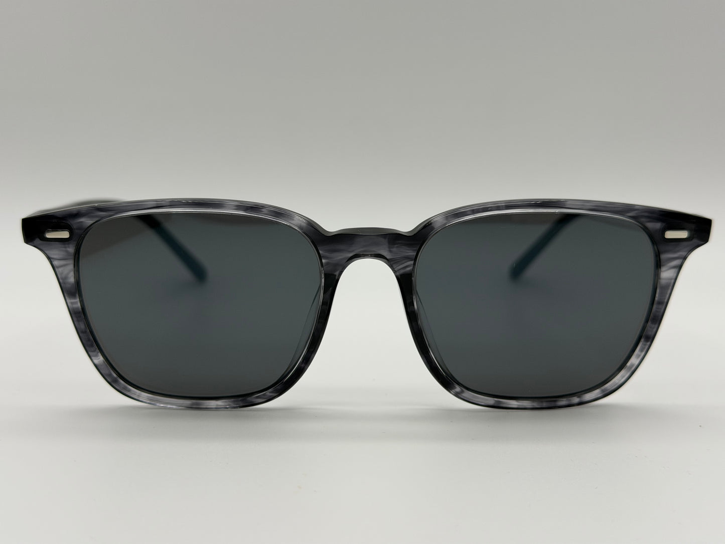 Oliver Peoples Laedin 52mm Drivers Blue Acetate / Carbon Gray Crystal OV 5614 Japan Missing box