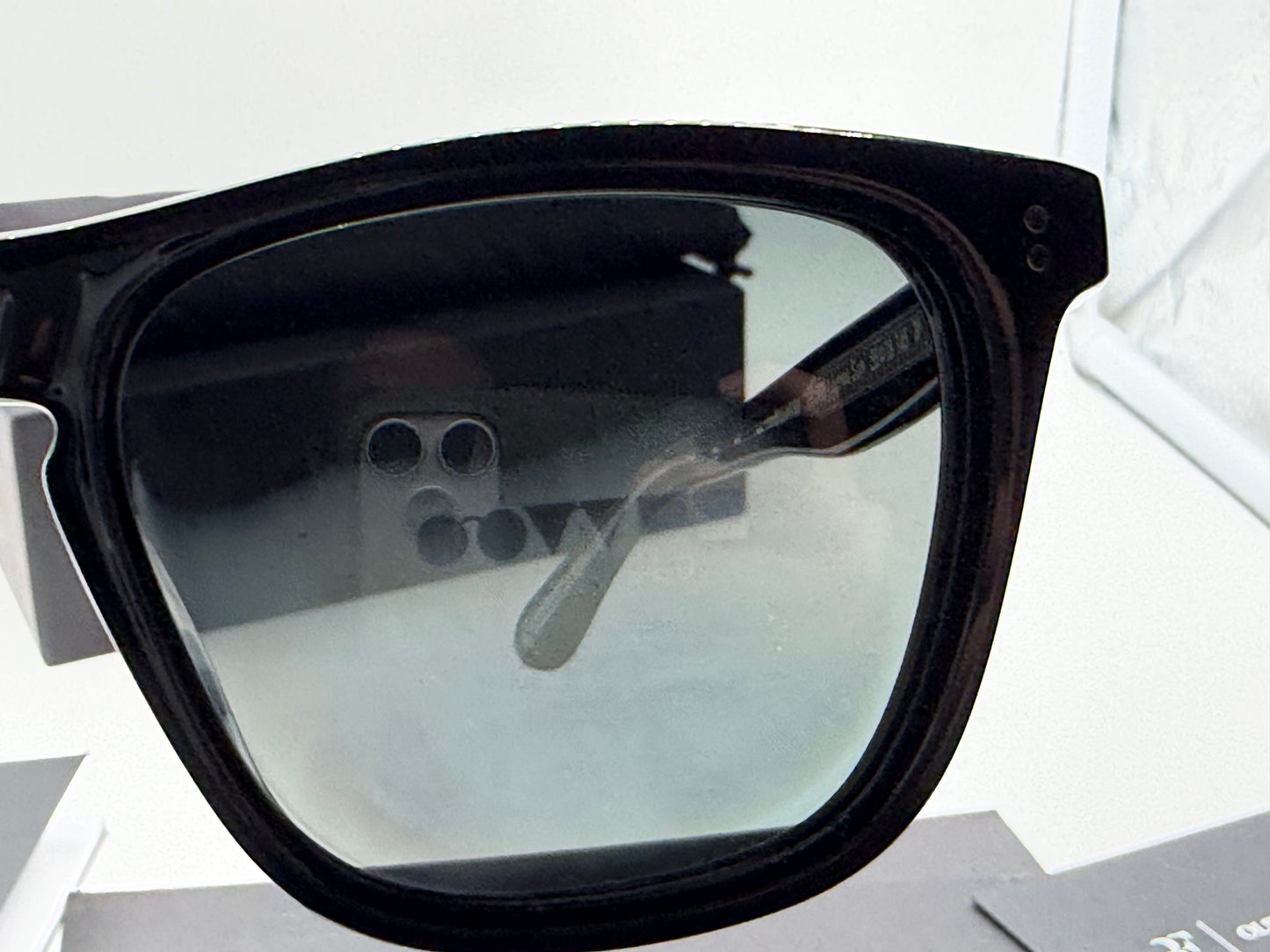 Oliver Peoples Lynes Sun 55mm Black / Midnight Express Polarized OV 5449 SU 1005P2 Italy Open Box