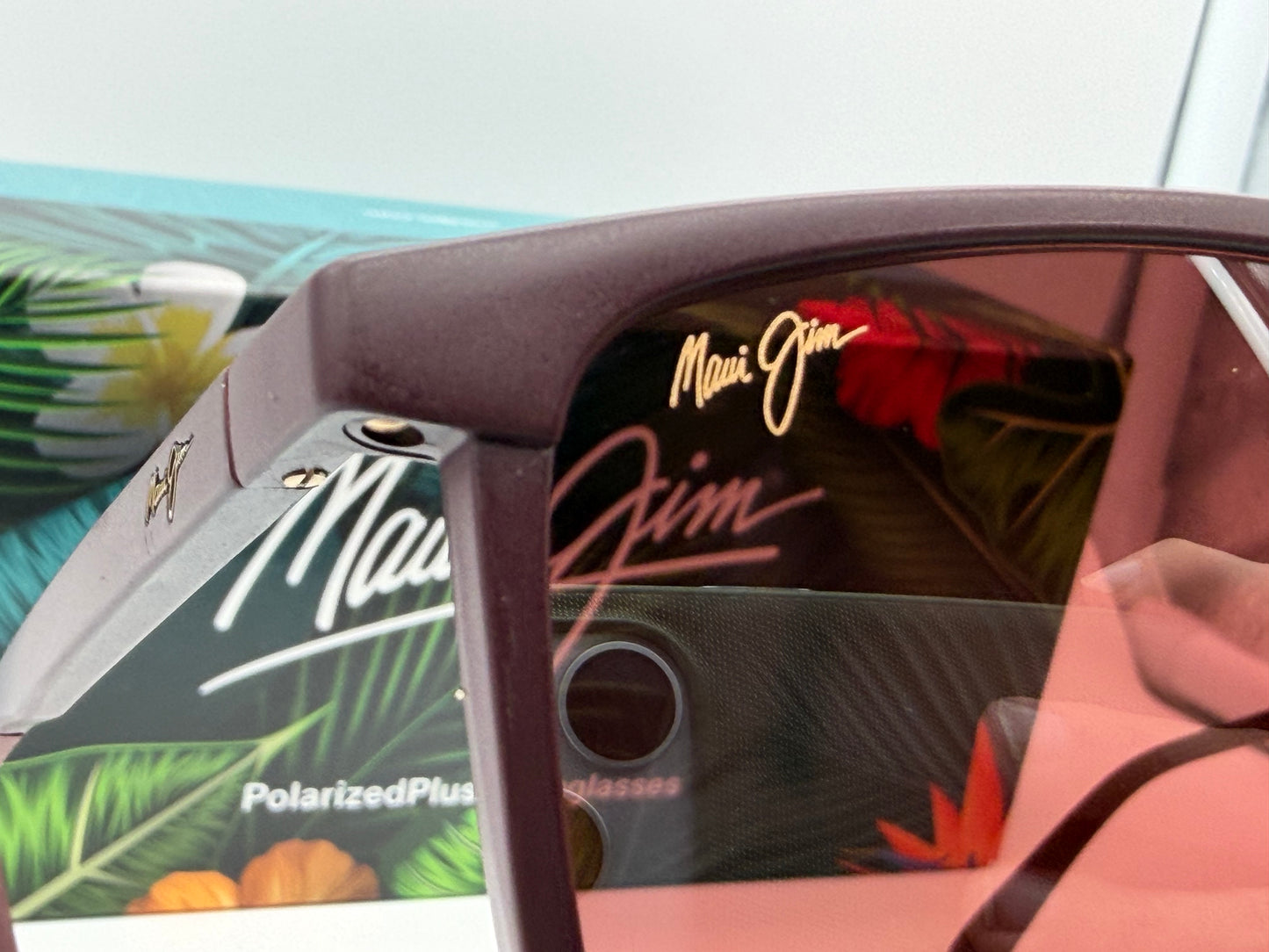 Maui-Jim MAKAMAE 56mm Matte Burgundy / Maui Rose STG Glass open Box