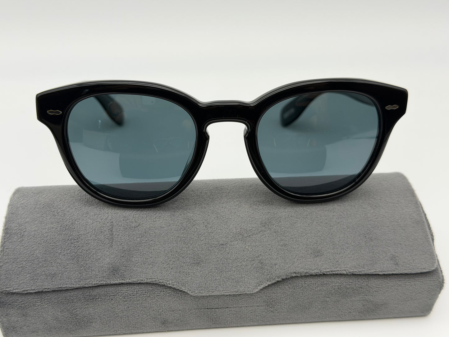 Oliver Peoples Cary Grant Sun 50mm OV 5413 Black / Blue Polarized 14923R Italy Preowned