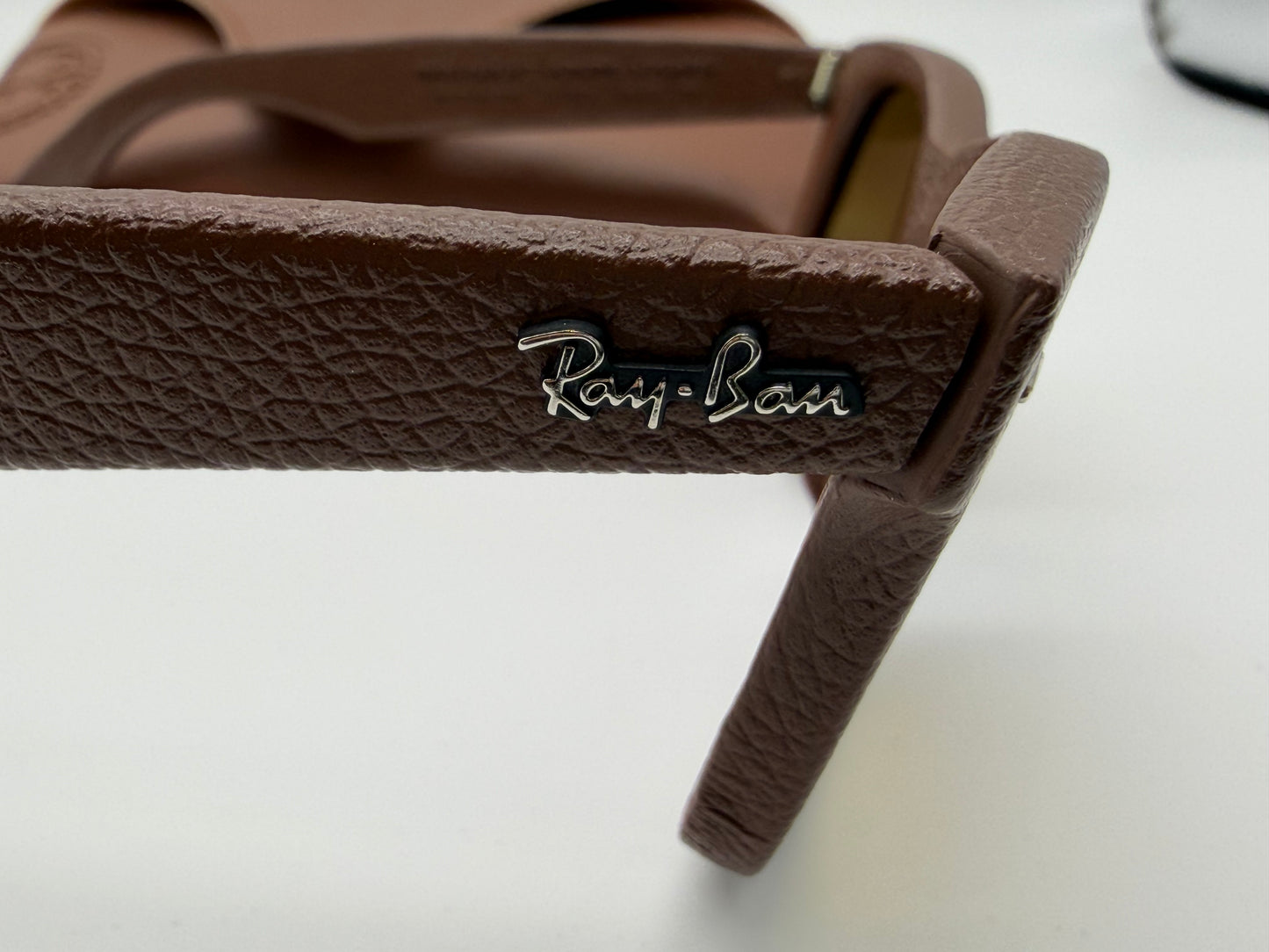 Ray-Ban Wayfarer Leather 50mm Matte Bronze-Copper / Brown Gradient RB 2140 - QM 1169 / 85 Italy Missing Box