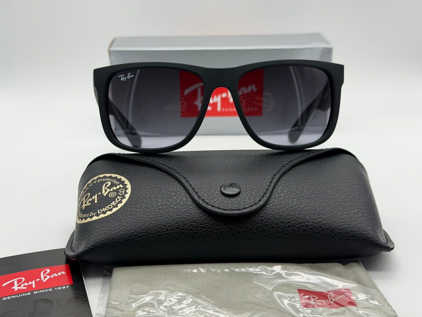Ray-Ban Justin 54mm Rubber Black / Light Gray Gradient Dark Gray RB 4165 601 / 8G NEW