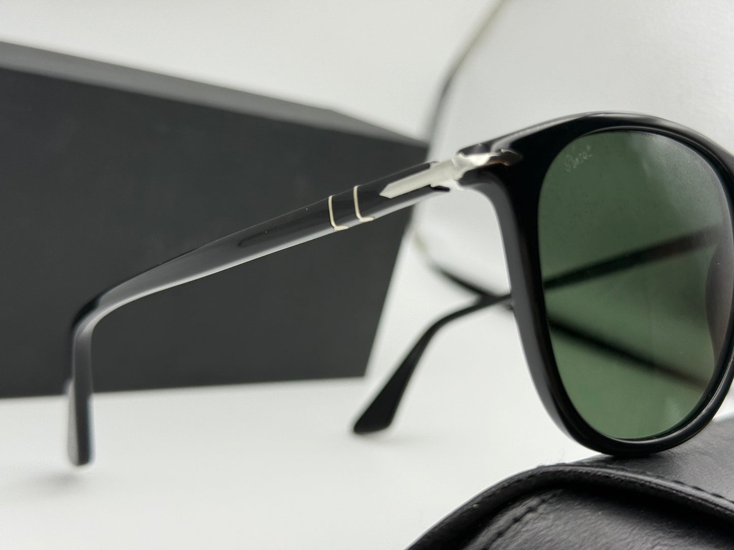 Persol PO 3314S 55mm 95 31 Black / Green Glass Lens Italy NEW