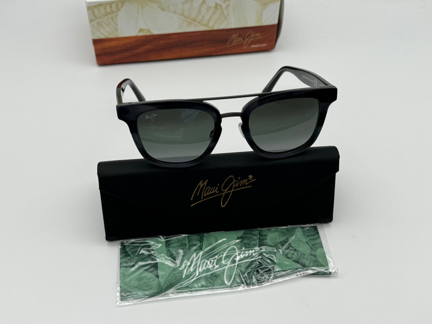 Maui Jim Relaxation Mode MJ 844 11T Natural Gray 49mm Italy NEW