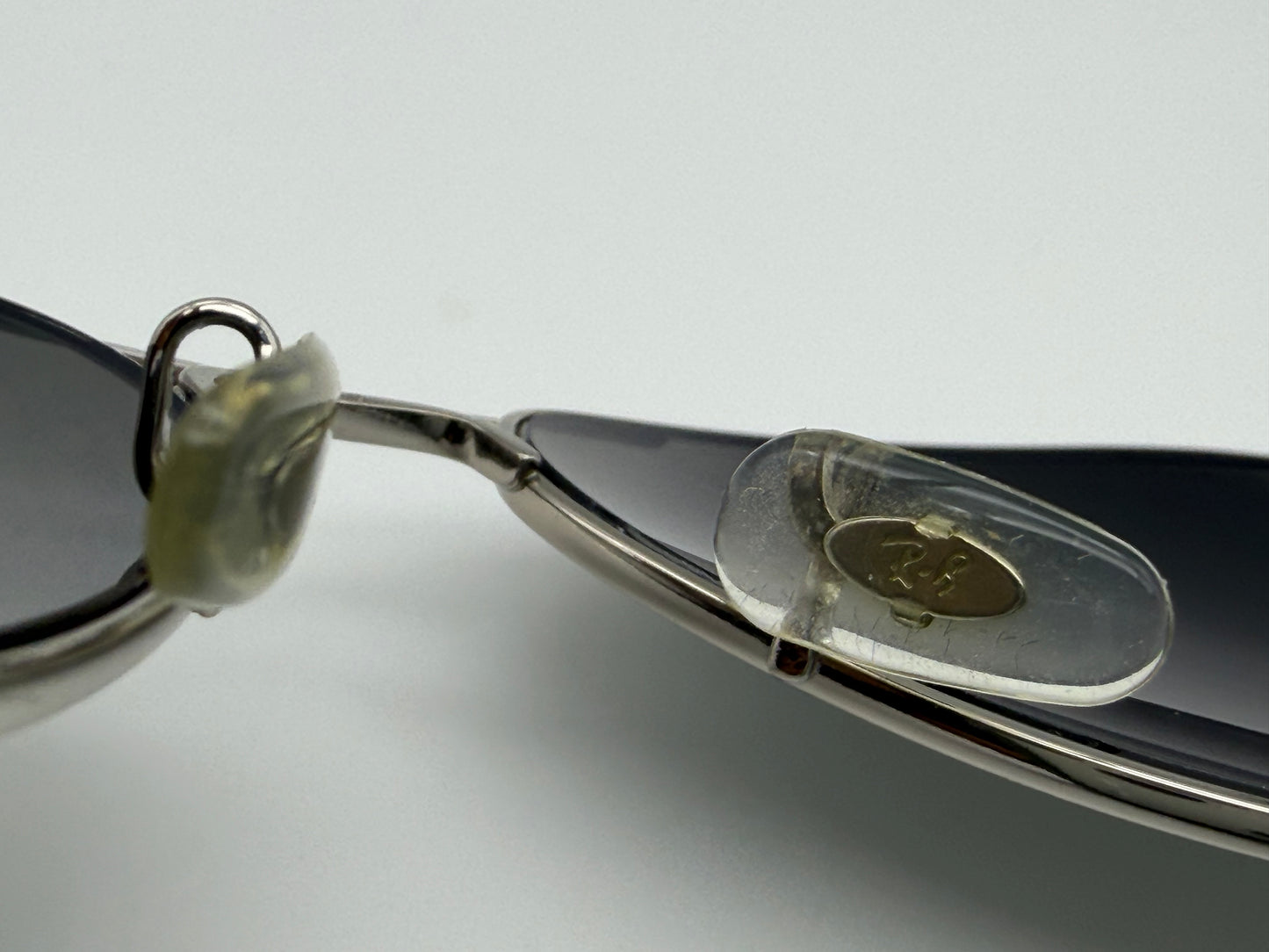 Ray-Ban Aviator Ultra Titanium 58mm Limited Edition RB 8029 K 18K White Gold / Silver P 3 Plus lens 064K / N4 Italy Preowned