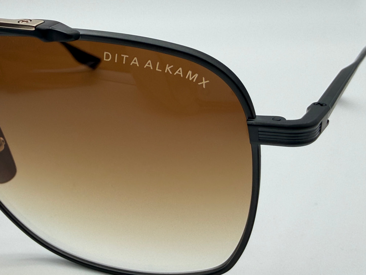 DITA ALKAMX 61mm Dark Black Iron White Gold Titanium / Brown to Clear Gradient Japan