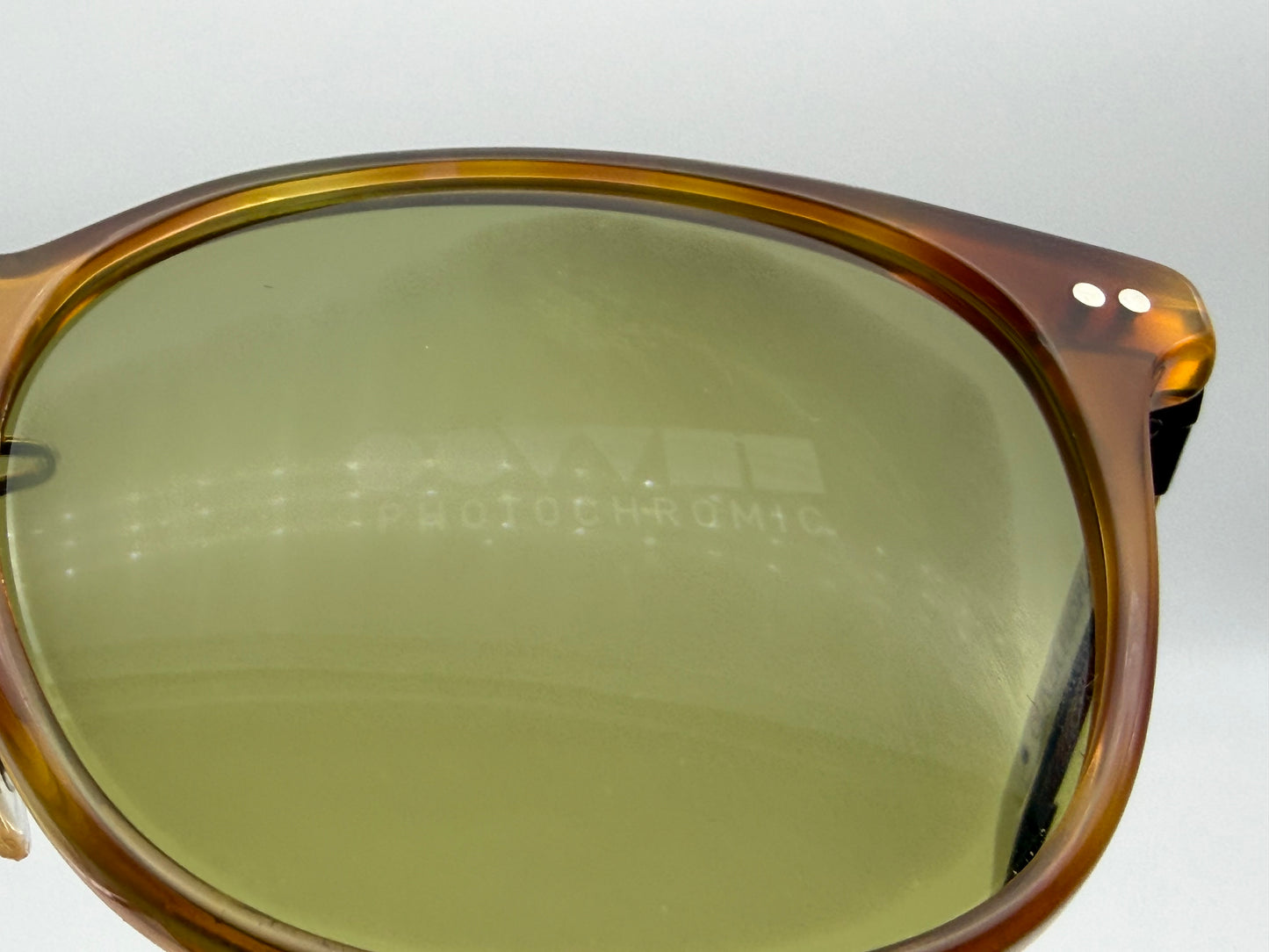 Oliver Peoples Gerardo 51mm OV 5482S 14084C Vintage LBR/Brushed Silver Green Photochromic Vintage Sunglasses Missing Box