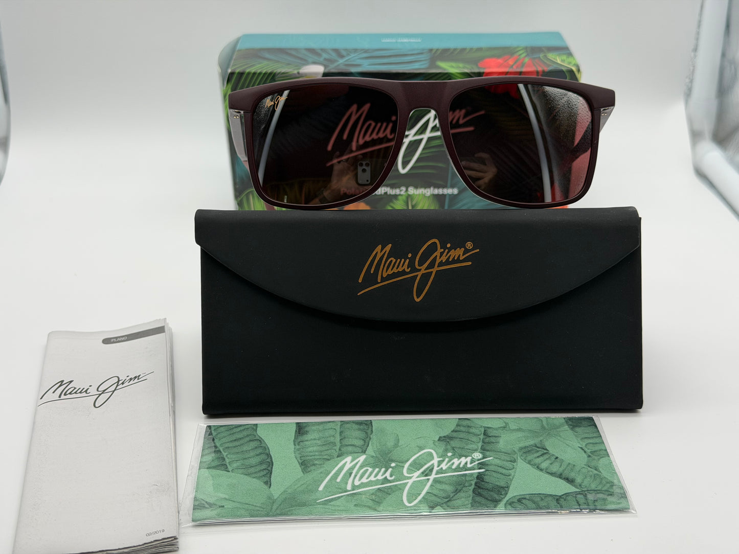 Maui-Jim MAKAMAE 56mm Matte Burgundy / Maui Rose STG Glass open Box