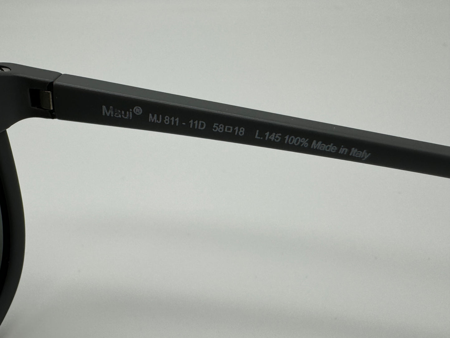 Maui Jim Dragons Teeth 58mm STG Neutral Gray Glass Polarized Stripped Gray PREOWNED