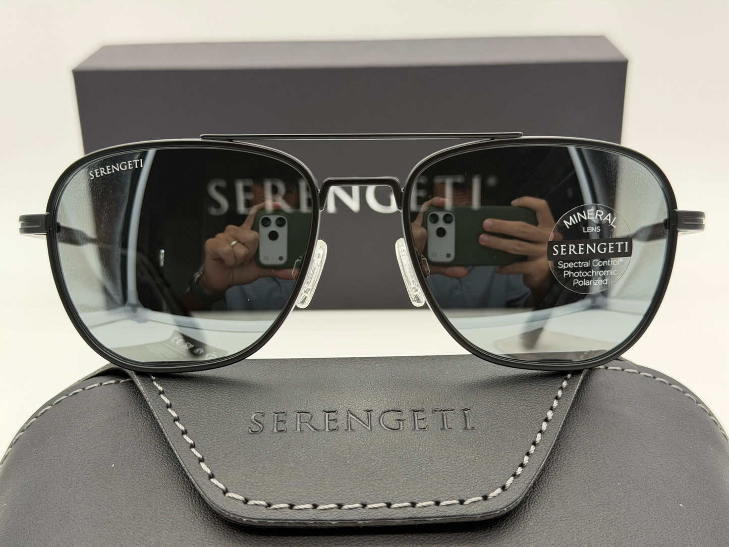 Serengeti Navigator 55mm Matte Black / Onyx Mineral Polarized Photochromic Italy NEW