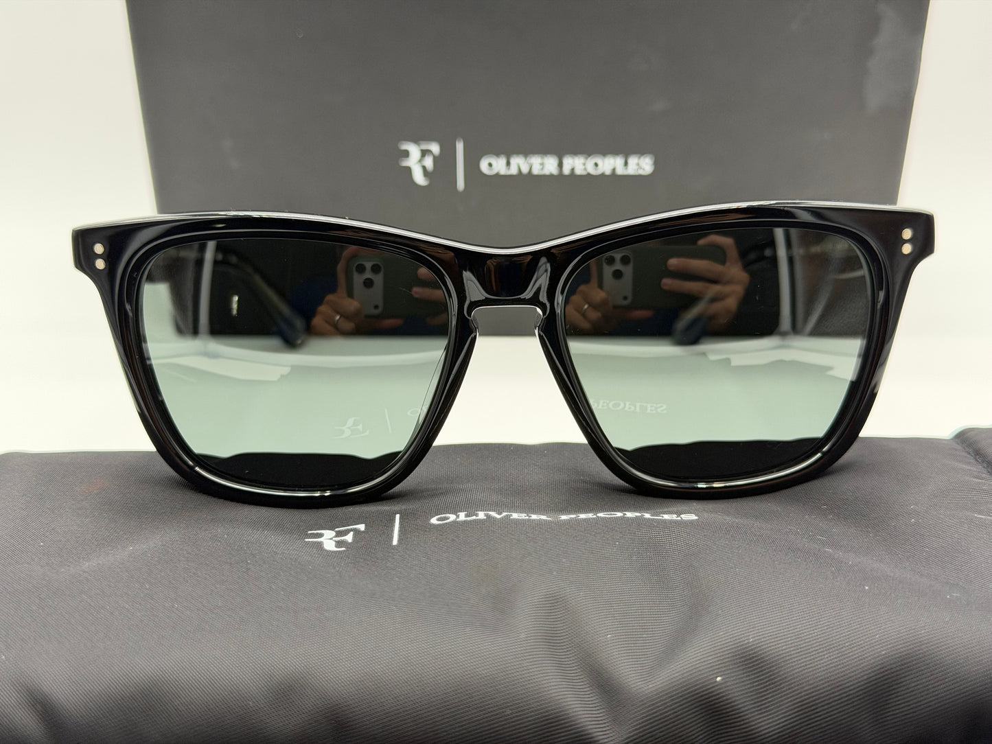Oliver Peoples Lynes Sun 55mm Black / Midnight Express Polarized OV 5449 SU 1005P2 Italy Open Box