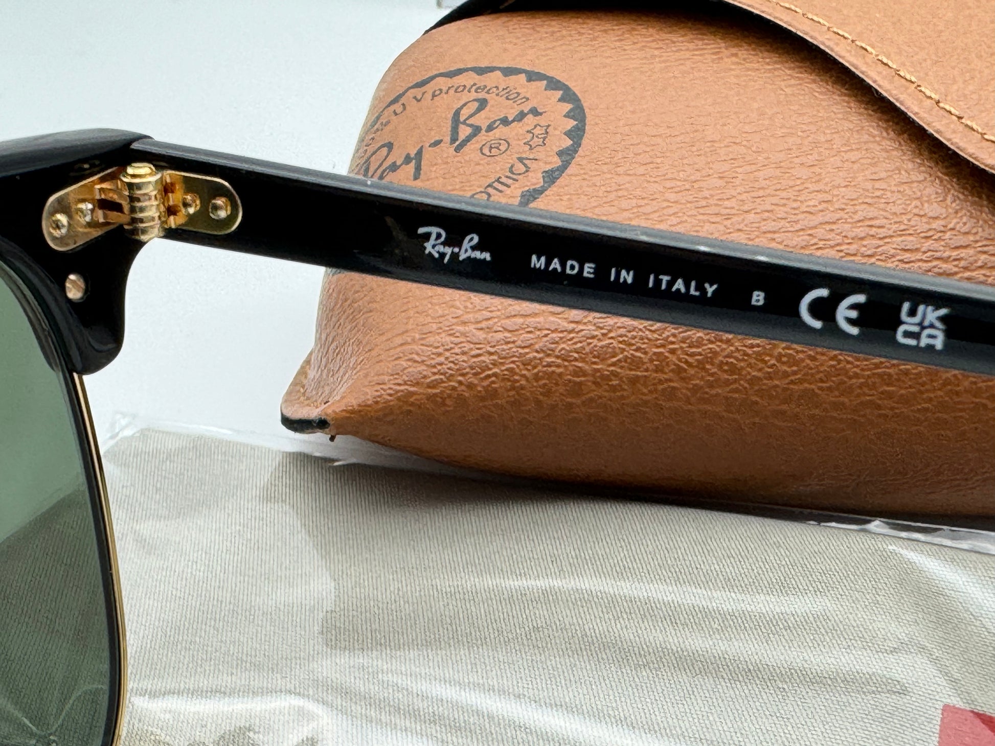 Ray Ban Clubmaster RB 3016 w0365 55mm Large Black Gold ITALY NEW Ray Ban Clubmaster RB 3016 w0365 55mm Large Black Gold ITALY NEW