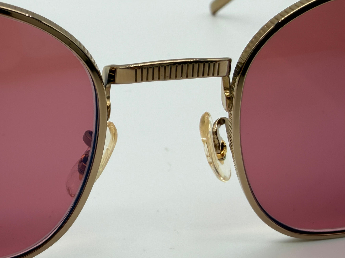 Oliver Peoples Rynn 49mm Gold Titanium / Magenta Photochromic Crystal Japan OV 1329 ST Preowned
