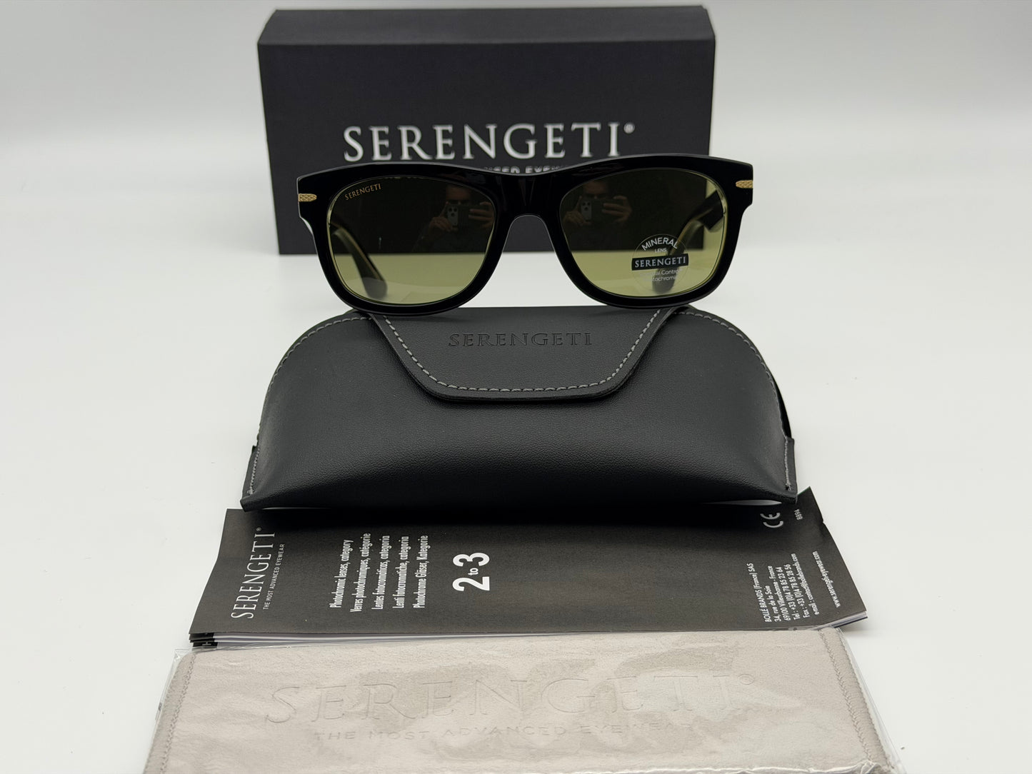 Serengeti FOYT 53mm Shiny Black Gold Transparent 555nm Photochromic SS549005 Italy NEW