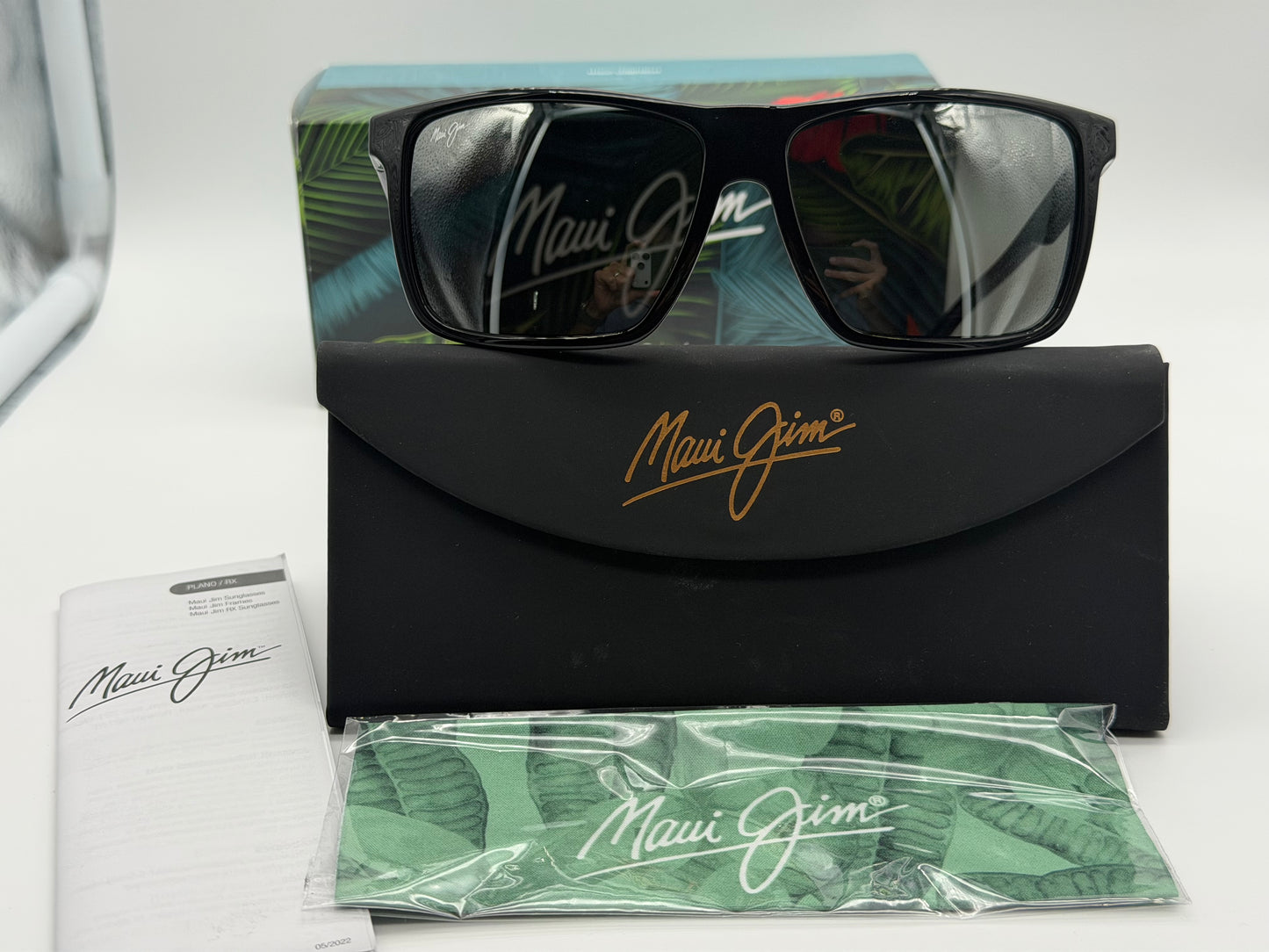 Maui Jim Mamalu Bay 59.5mm MJ 610-02 Gloss Black / Natural Gray Super thin Glass Itlay NEW