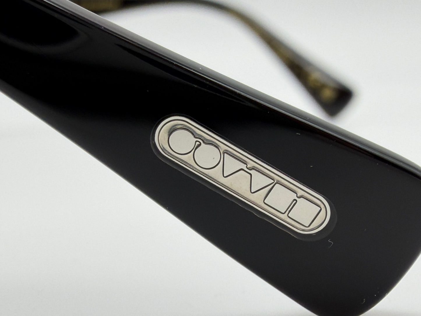 Oliver Peoples Eyles 48mm Black / Sandstone Gradient Polarized Japan Preowned