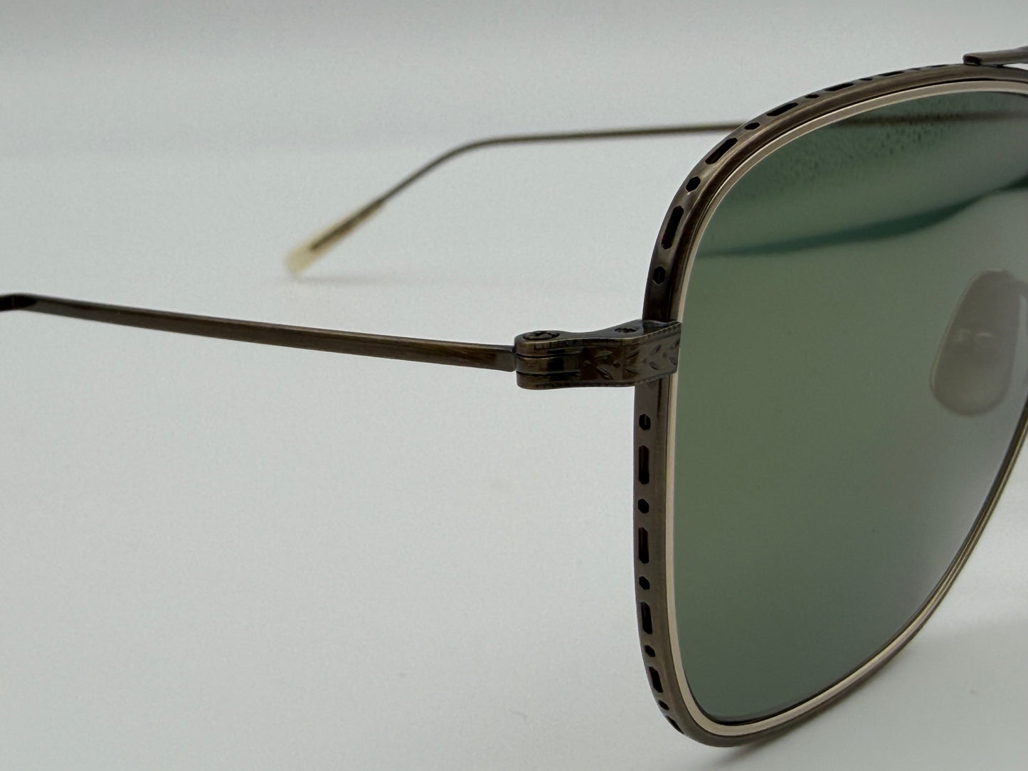 Mr. Leight Novarro S 55mm Antique Gold / G 15 Goldtone Mirror Titanium Japan