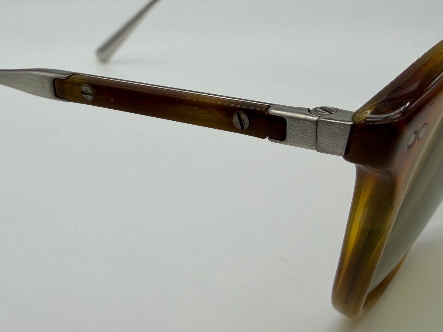 Oliver Peoples Gerardo 51mm OV 5482S 14084C Vintage LBR/Brushed Silver Green Photochromic Vintage Italy Preowned