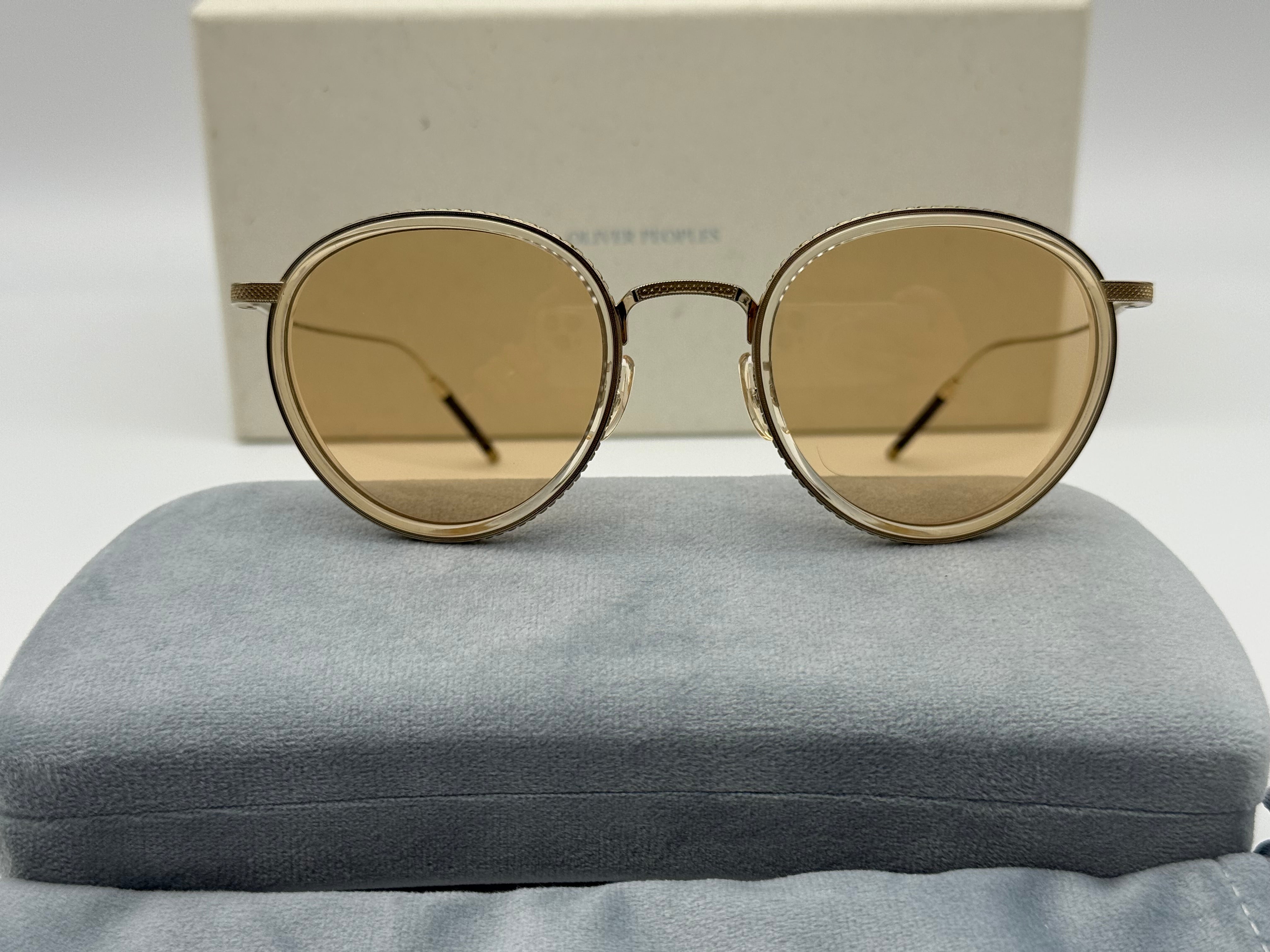 【新品未使用品】OLIVER PEOPLES Ｌassen vot Oliver Dresner Sunglasses in Gold | Oliver®