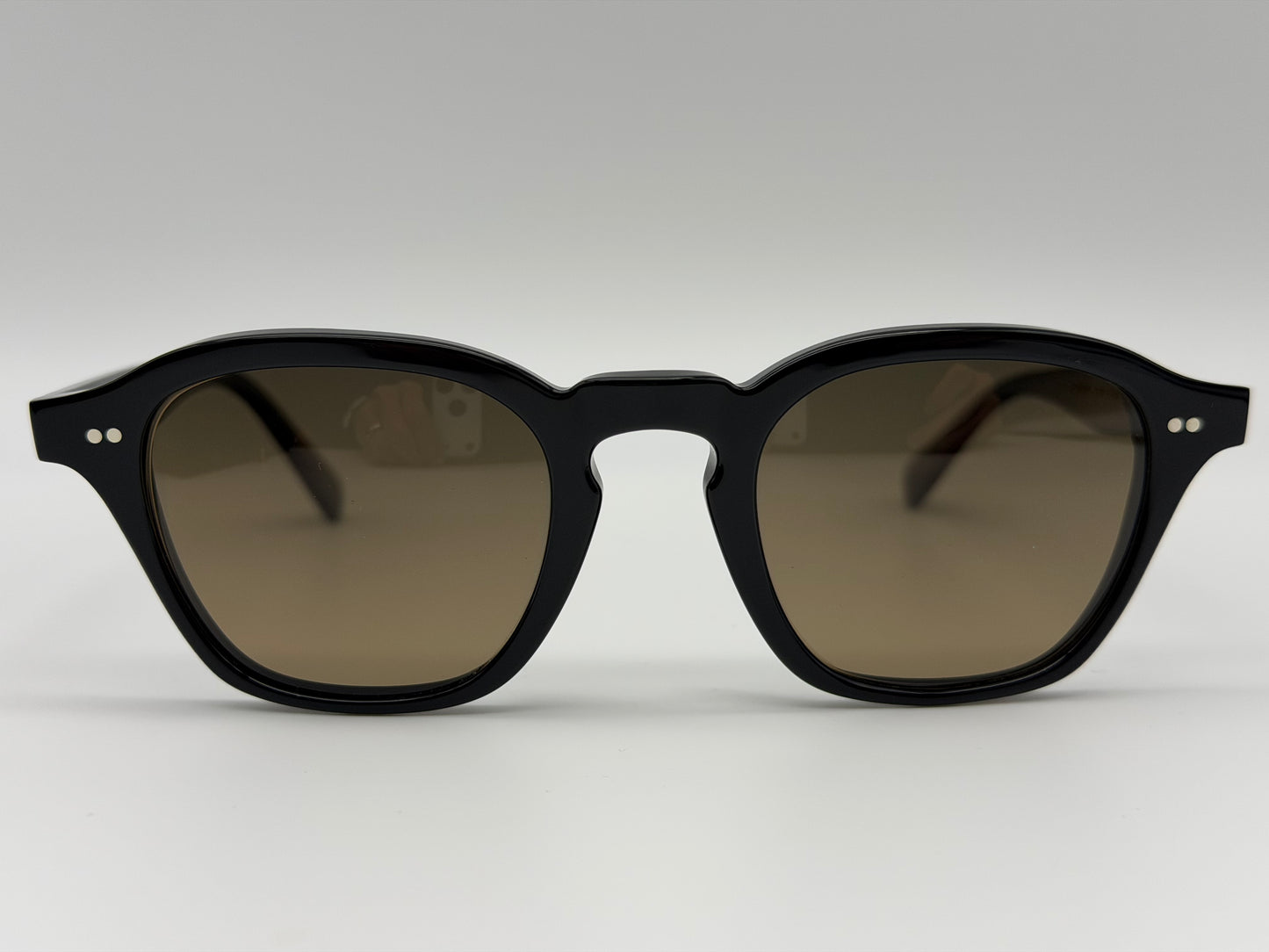 Oliver Peoples Eyles 48mm Black / Sandstone Gradient Polarized Japan Preowned