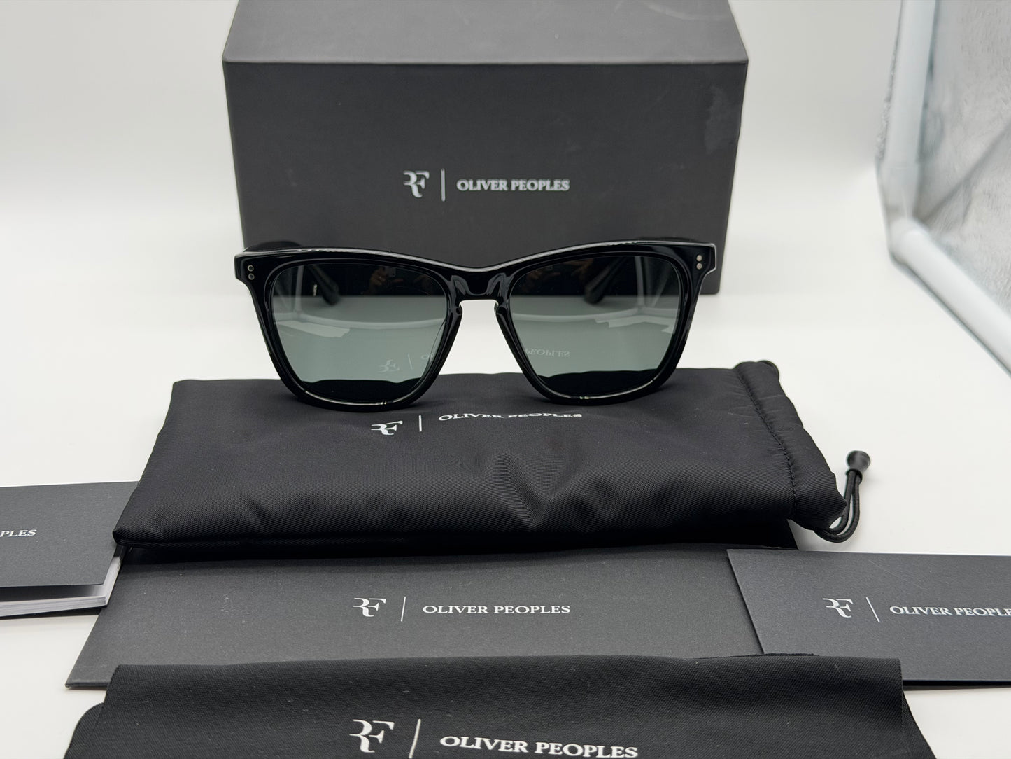 Oliver Peoples Lynes Sun 55mm Black / Midnight Express Polarized OV 5449 SU 1005P2 Italy Open Box