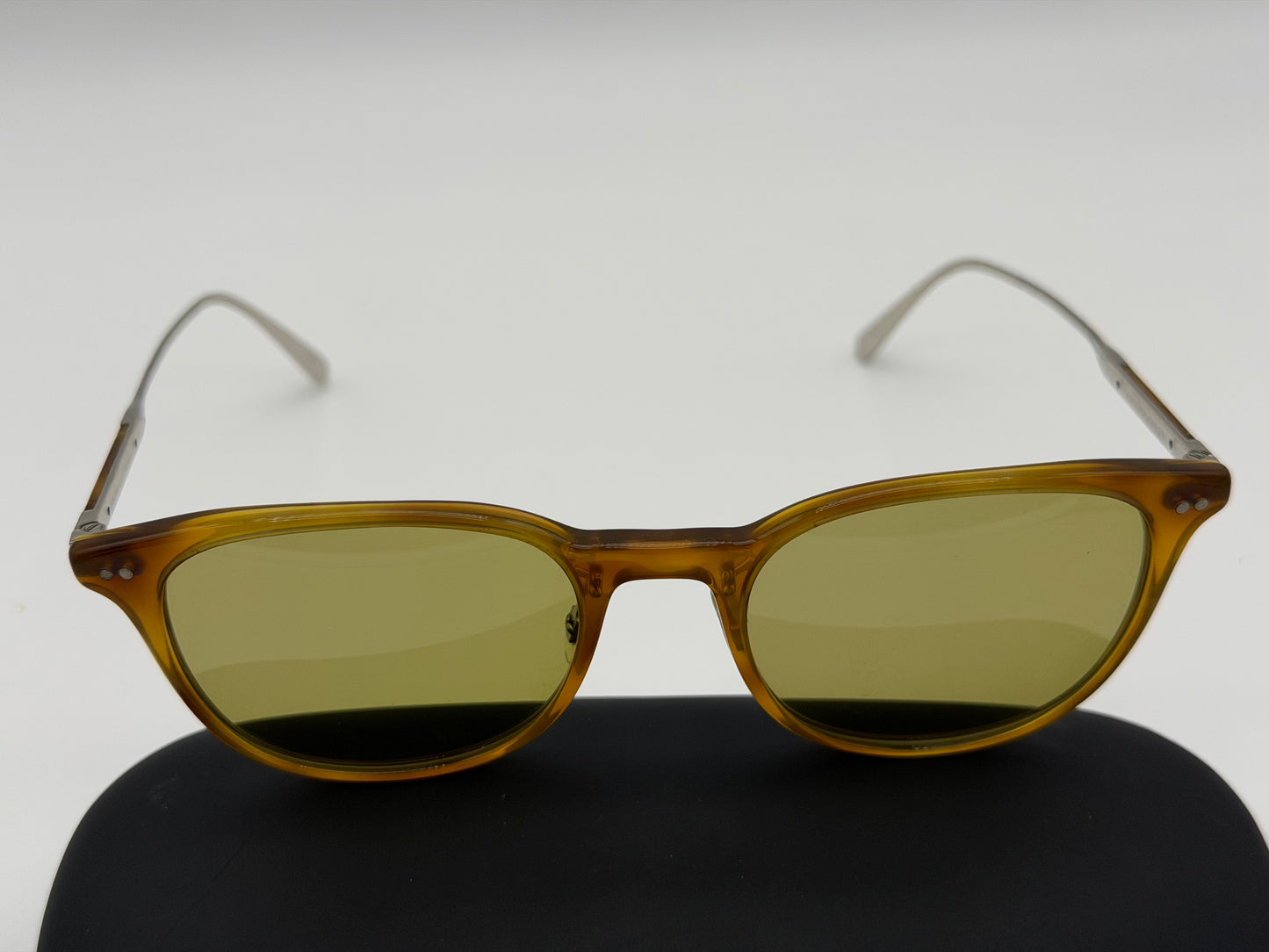 Oliver Peoples Gerardo 51mm OV 5482S 14084C Vintage LBR/Brushed Silver Green Photochromic Vintage Italy Preowned