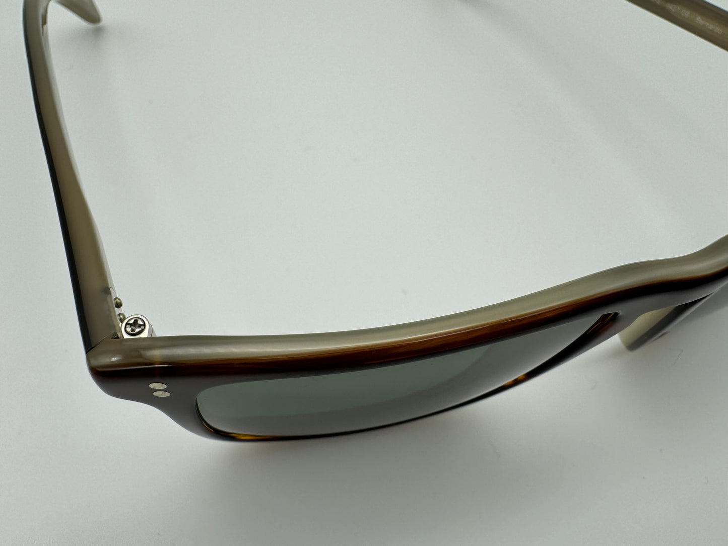 Oliver Peoples Bernardo 54mm G15 Polarized OV 5189 1437 / 09 BROWN GRADUATED WITH TAUPE INNER  Goldtone Preowned