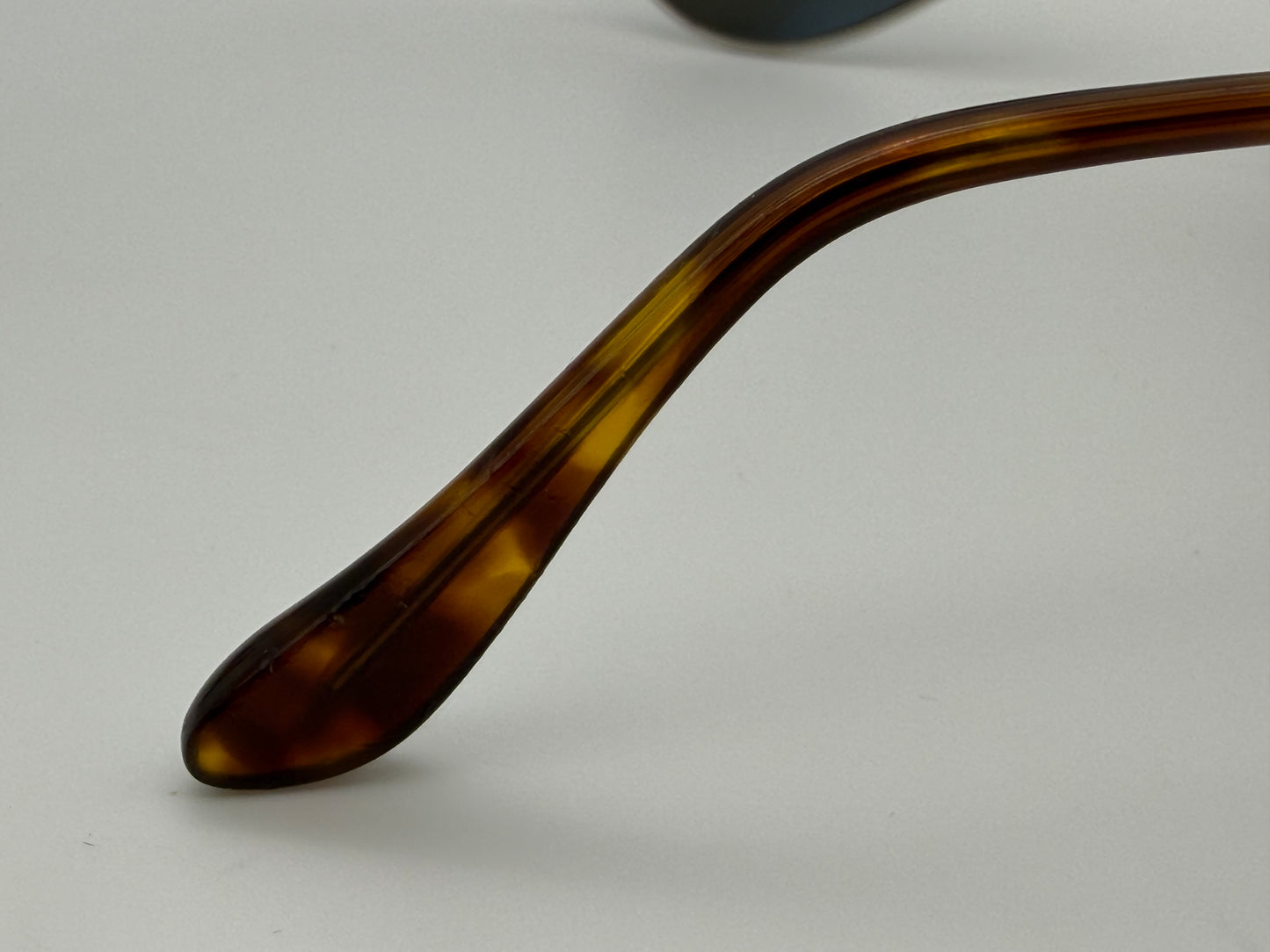 Ray-Ban Aviator Ultra Titanium 58mm Limited Edition RB 8029 K 18K White Gold / Silver P 3 Plus lens 064K / N4 Italy Preowned