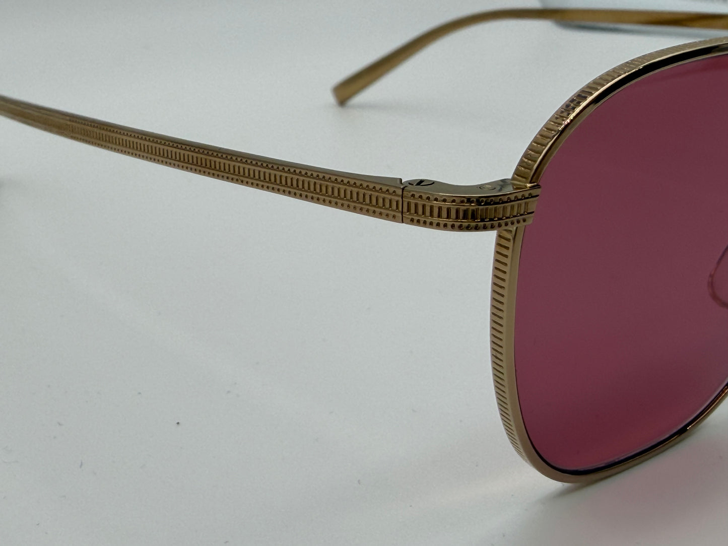 Oliver Peoples Rynn 49mm Gold Titanium / Magenta Photochromic Crystal Japan OV 1329 ST Preowned