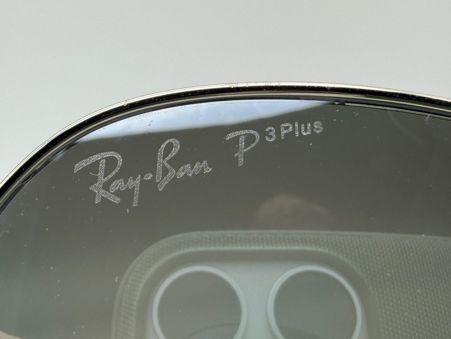 Ray-Ban Aviator Ultra Titanium 58mm Limited Edition RB 8029 K 18K White Gold / Silver P 3 Plus lens 064K / N4 Italy Preowned